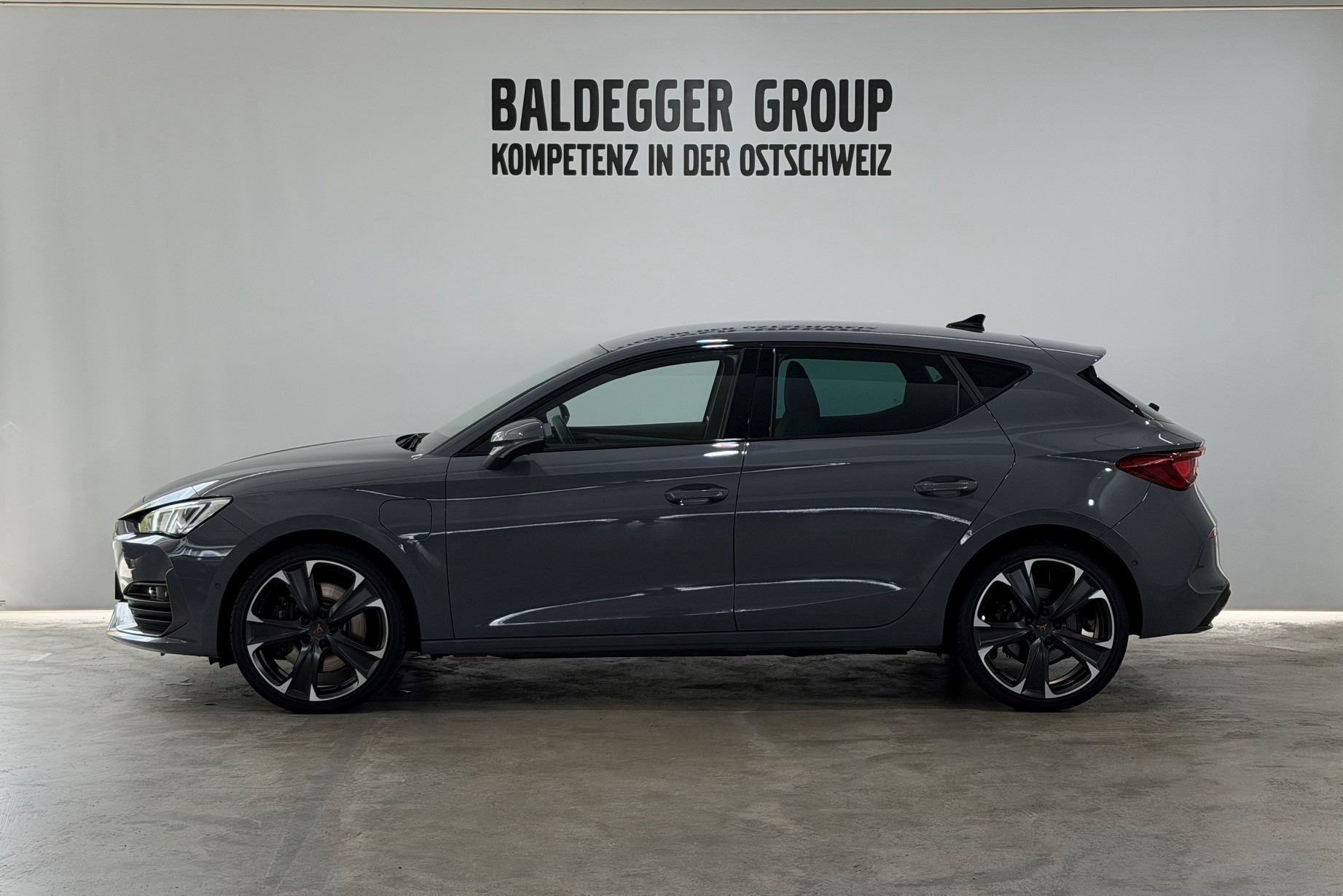 SEAT Leon 1.4 eHybrid DSG-image-1