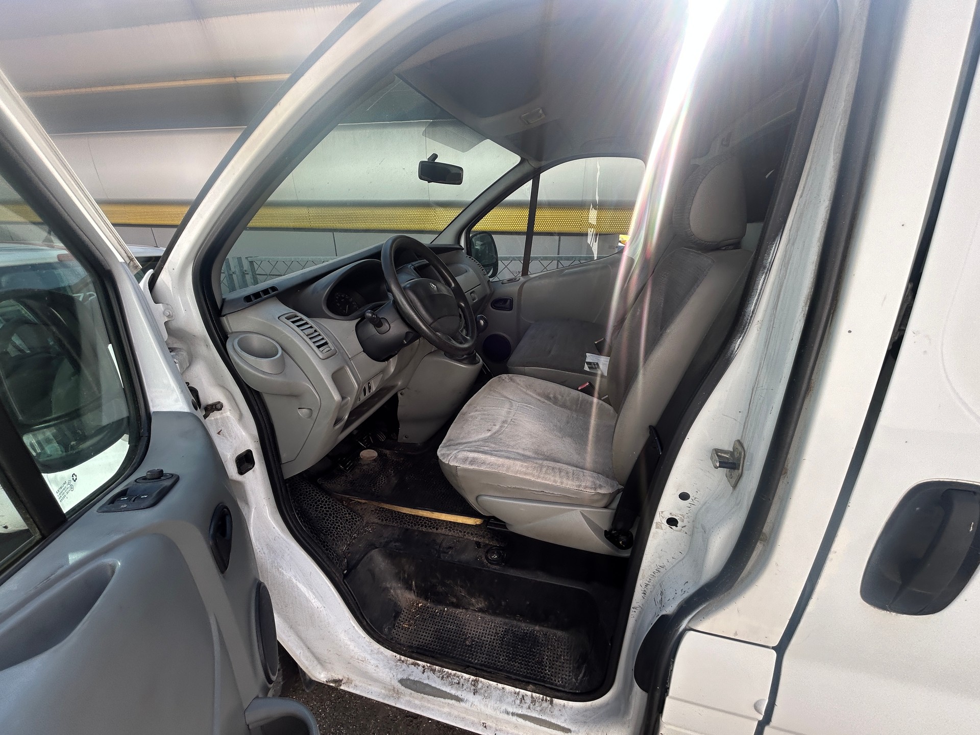 RENAULT Trafic 2.0 dCi 115 2.9t L2H1-image-4