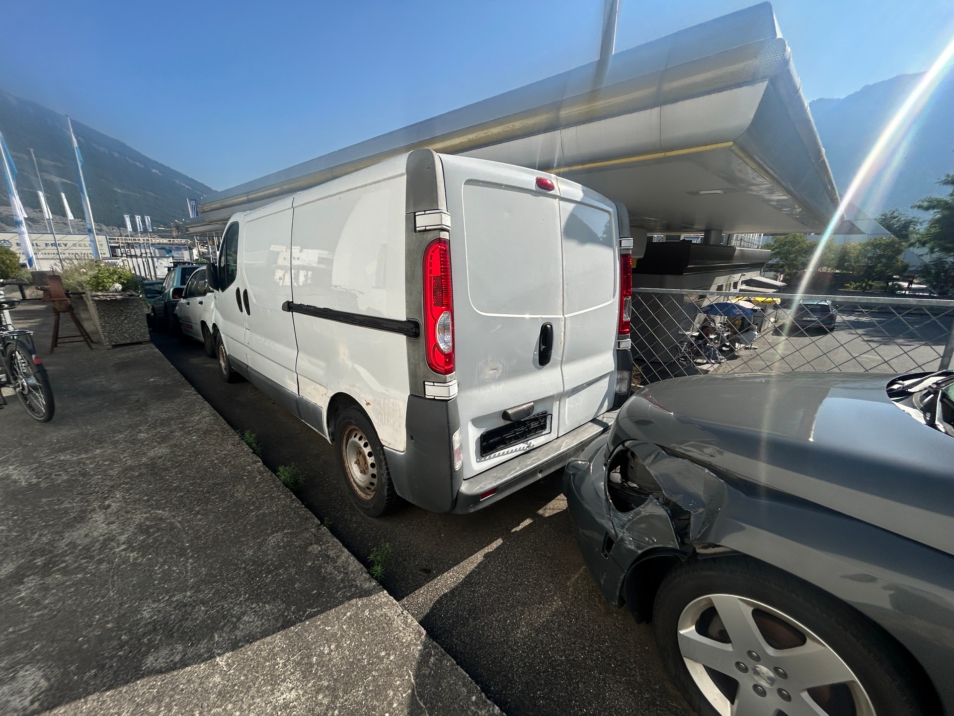 RENAULT Trafic 2.0 dCi 115 2.9t L2H1-image-1