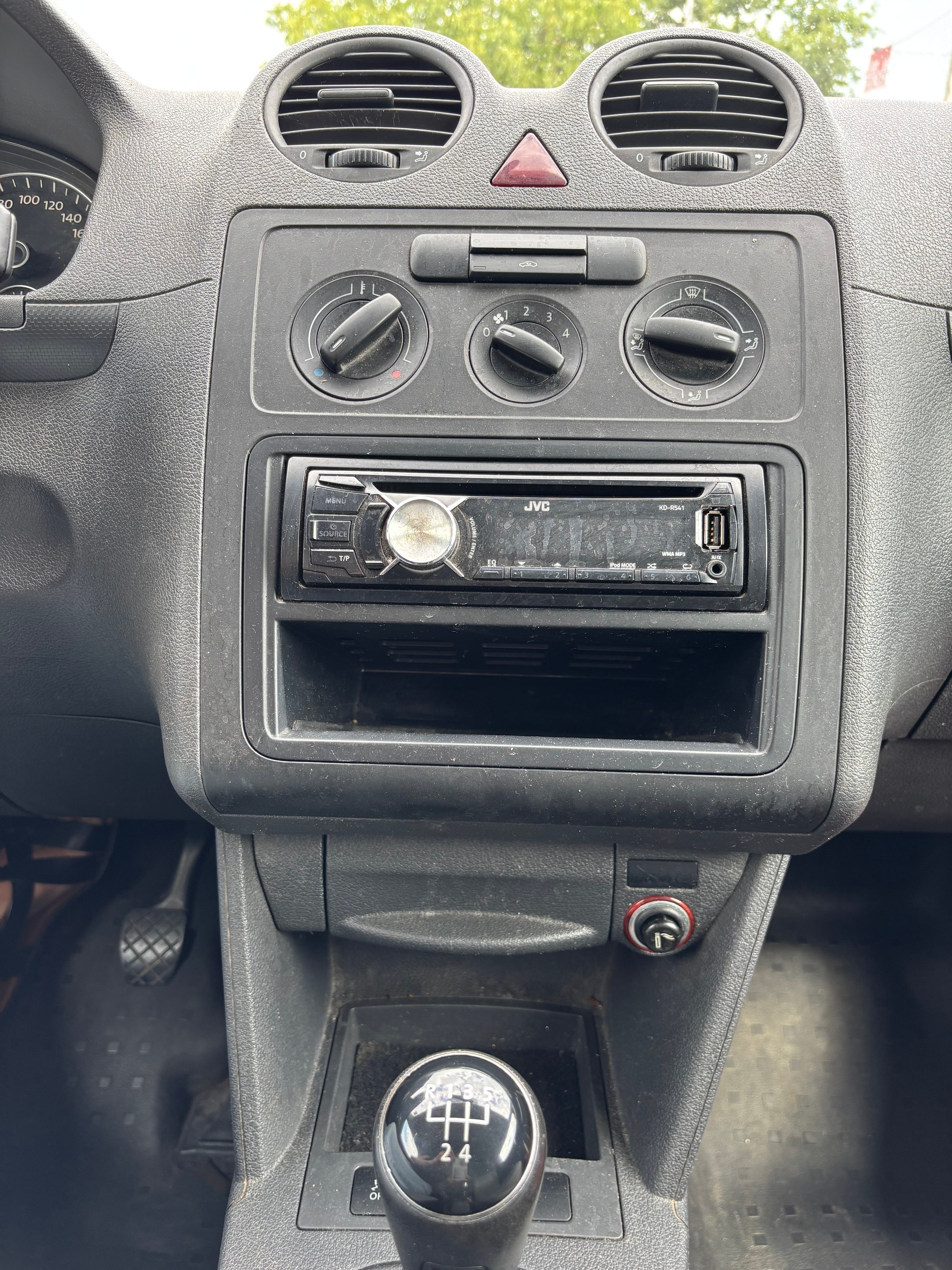 VW Caddy 1.2 TSI-image-8