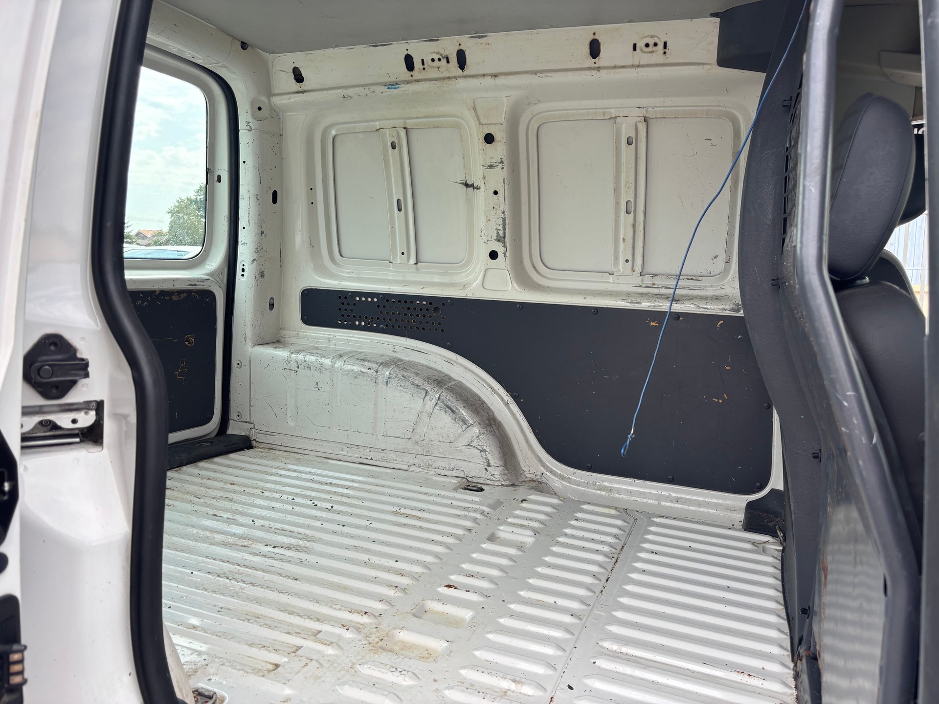 VW Caddy 1.2 TSI-image-13