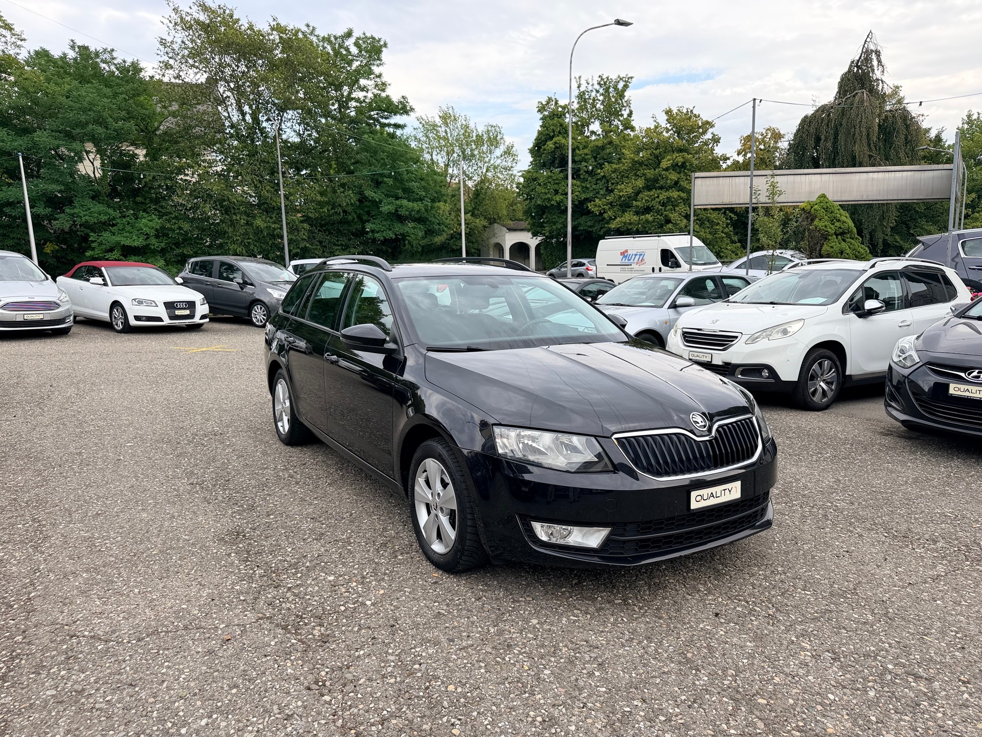 SKODA Octavia Combi 2.0 TDI Swiss Edition 4x4 DSG-image-2