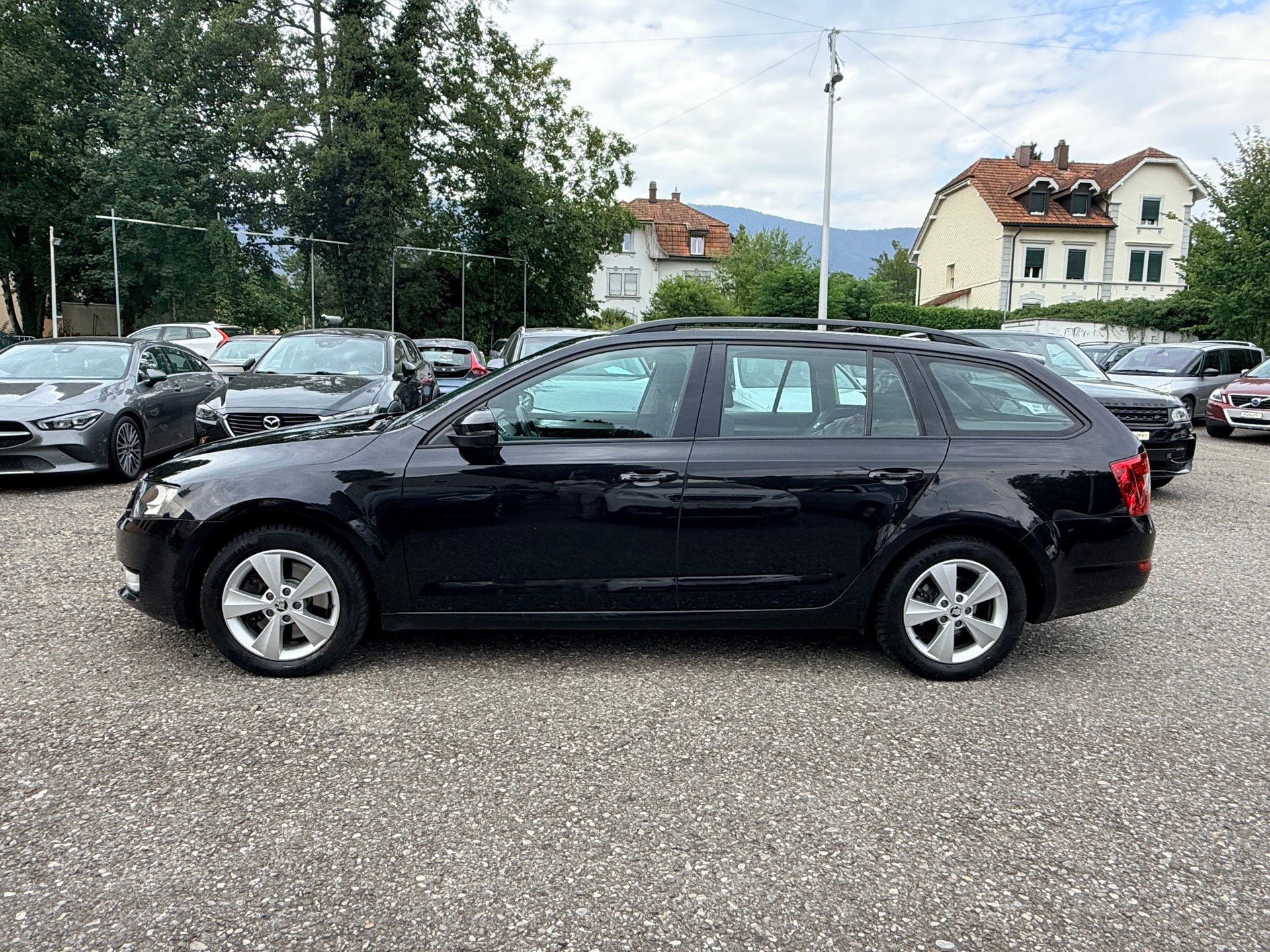 SKODA Octavia Combi 2.0 TDI Swiss Edition 4x4 DSG-image-4