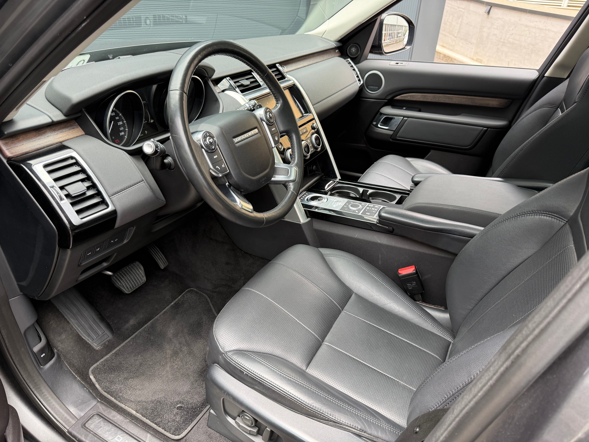 LAND ROVER Discovery 3.0 TD6 HSE Luxury Automatic-image-11