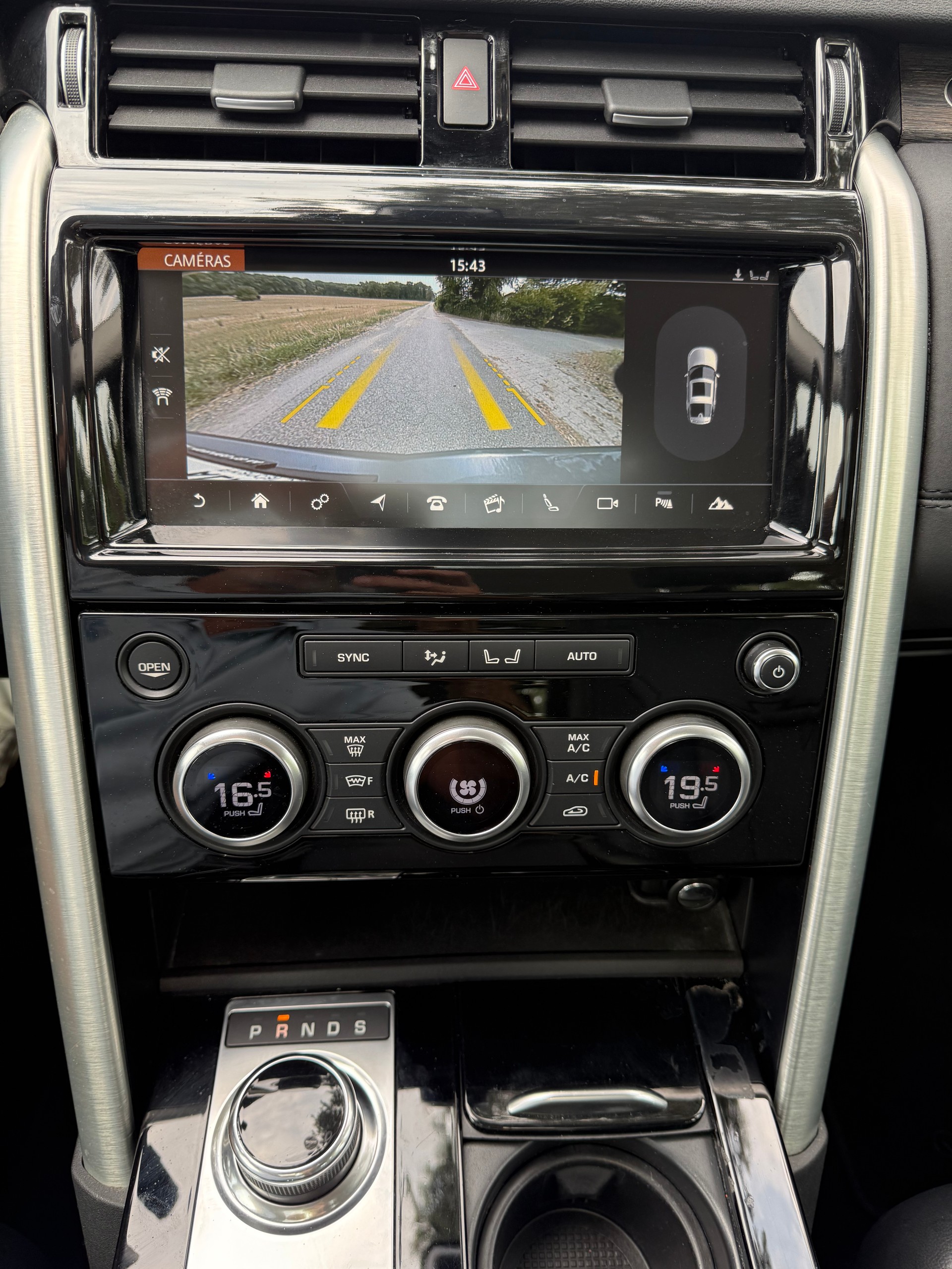 LAND ROVER Discovery 3.0 TD6 HSE Luxury Automatic-image-15