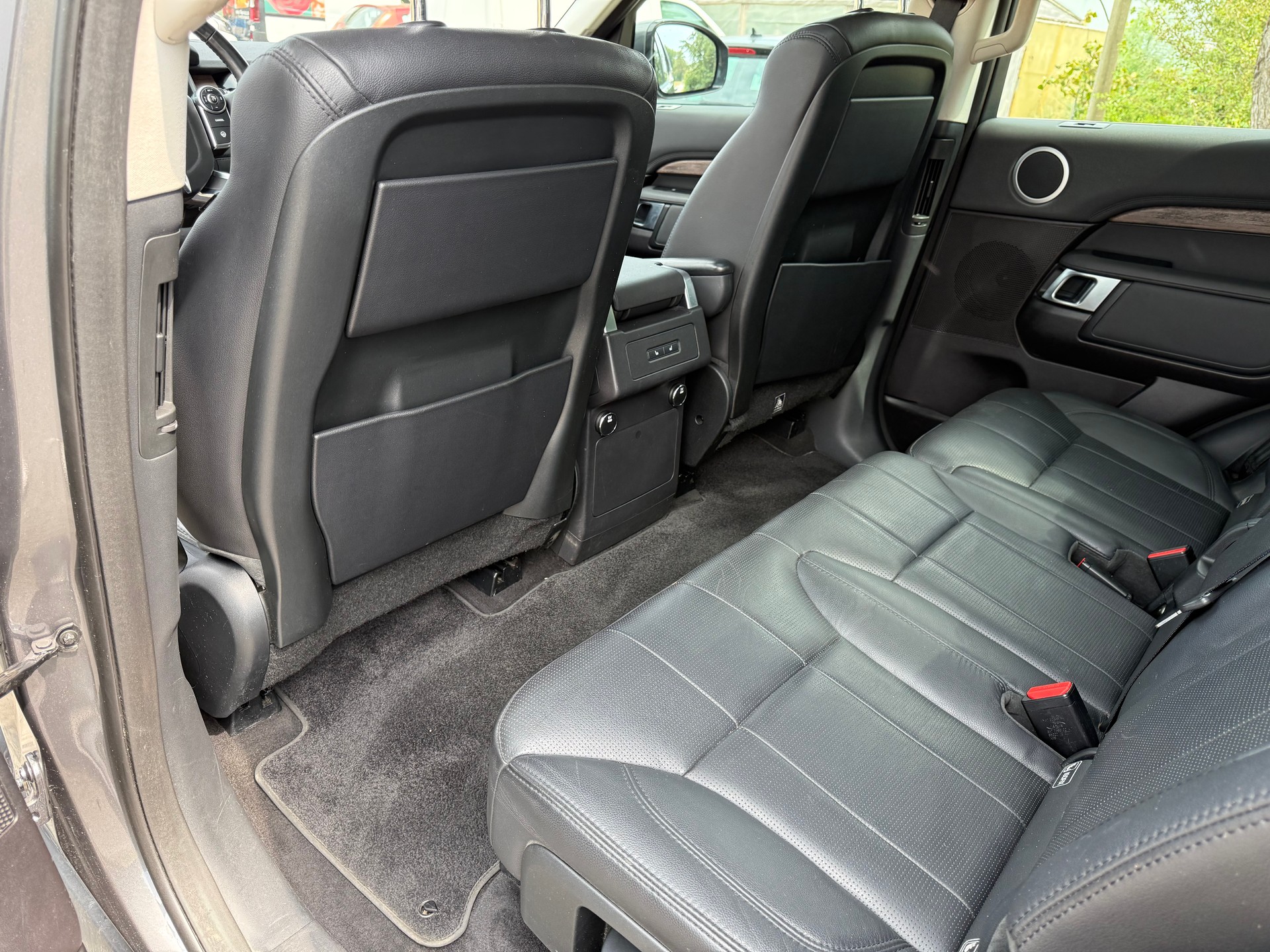 LAND ROVER Discovery 3.0 TD6 HSE Luxury Automatic-image-13