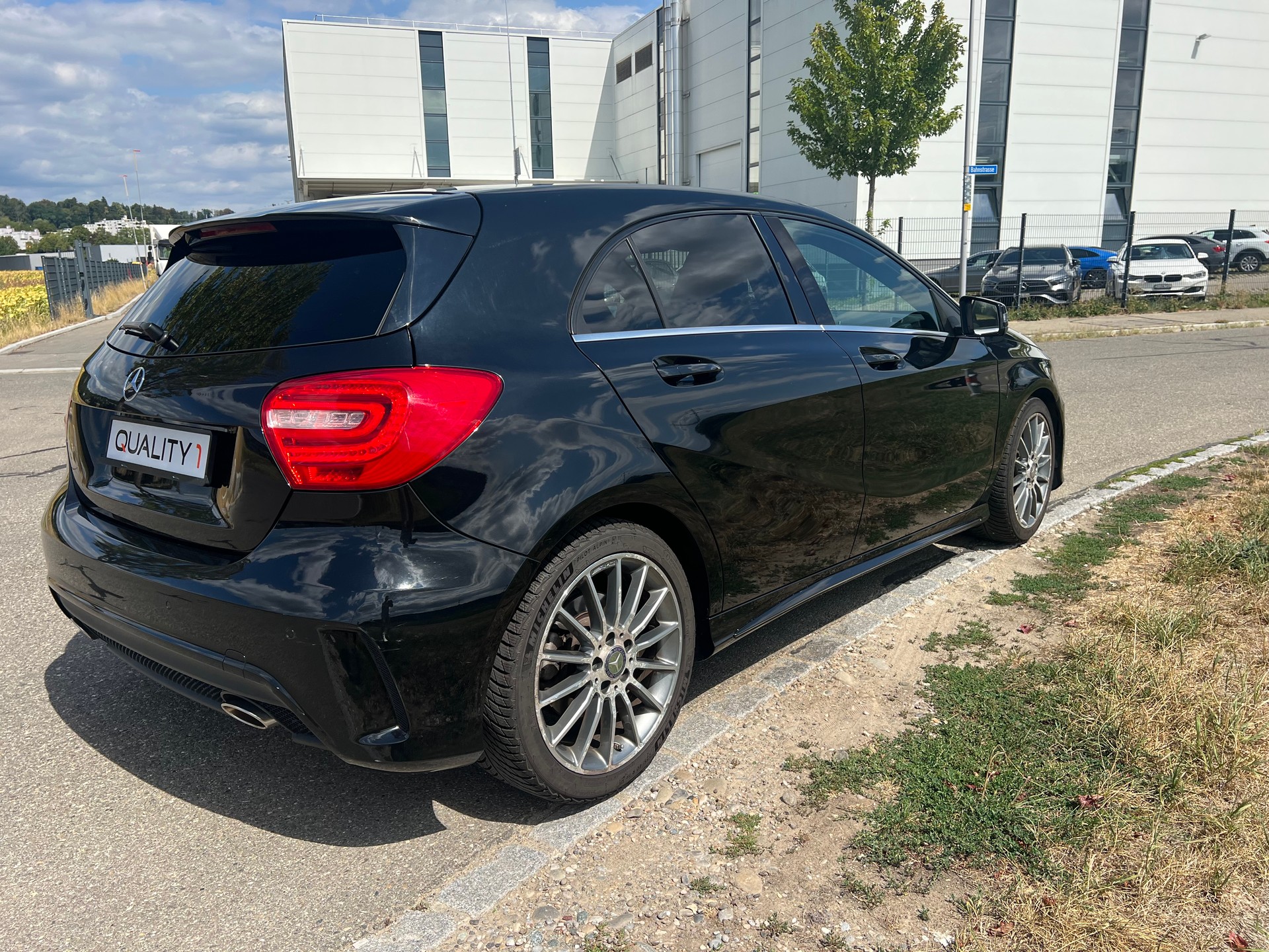 MERCEDES-BENZ A 250 AMG Line 4Matic 7G-DCT-image-11