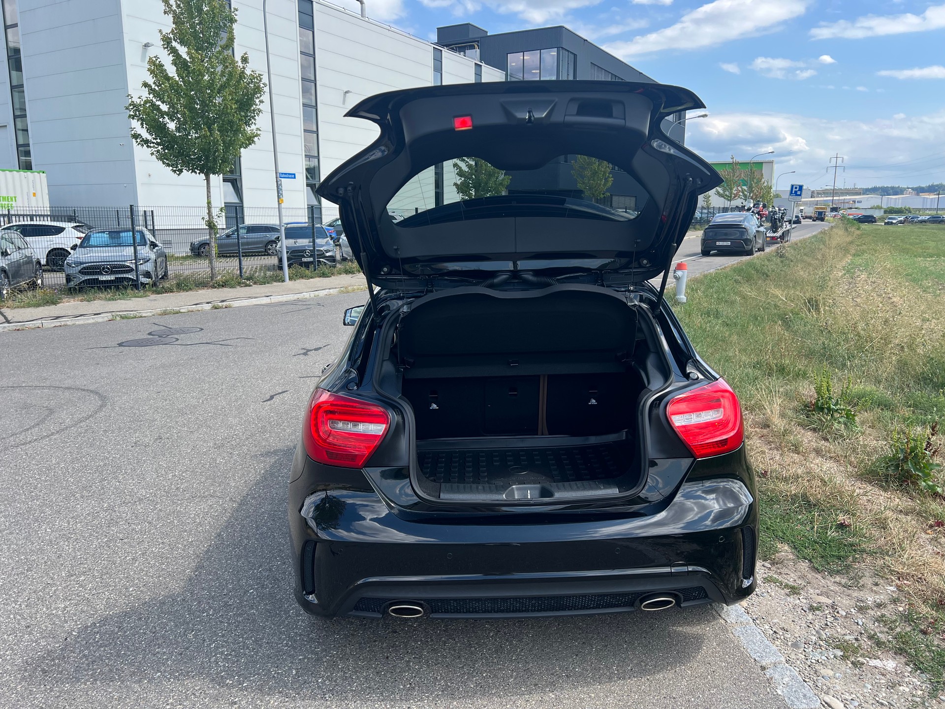 MERCEDES-BENZ A 250 AMG Line 4Matic 7G-DCT-image-12