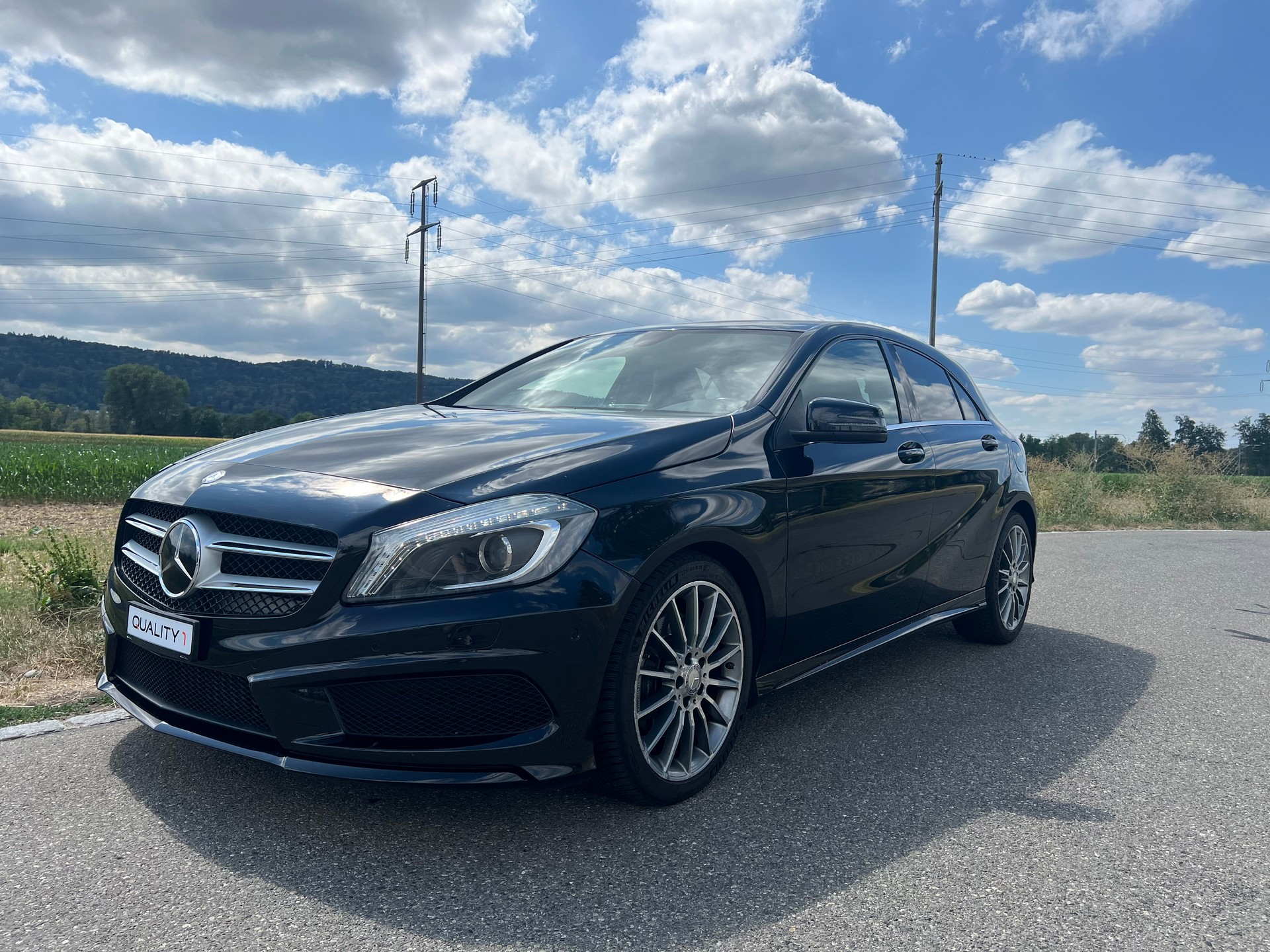 MERCEDES-BENZ A 250 AMG Line 4Matic 7G-DCT-image-4