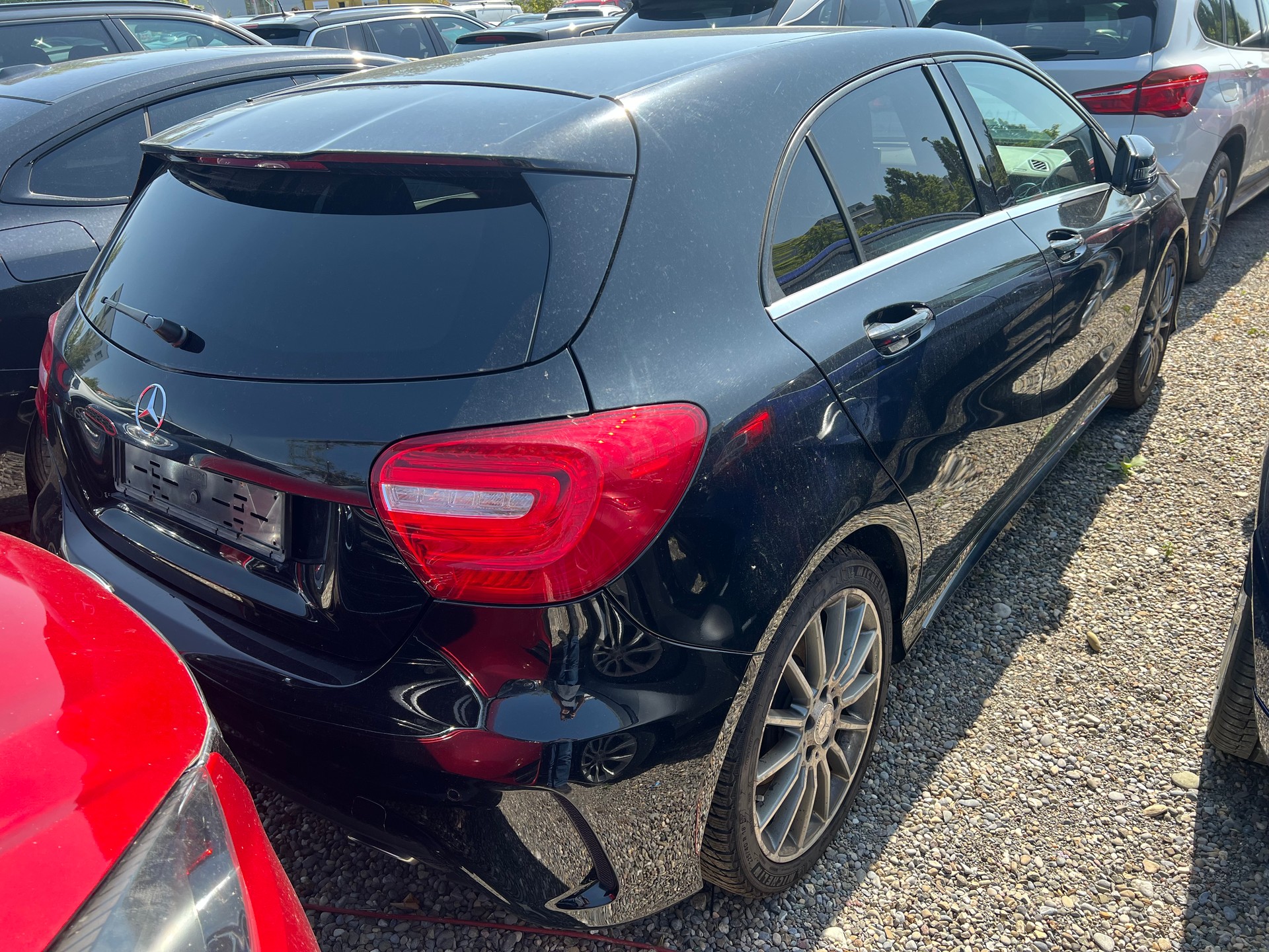 MERCEDES-BENZ A 250 AMG Line 4Matic 7G-DCT-image-3