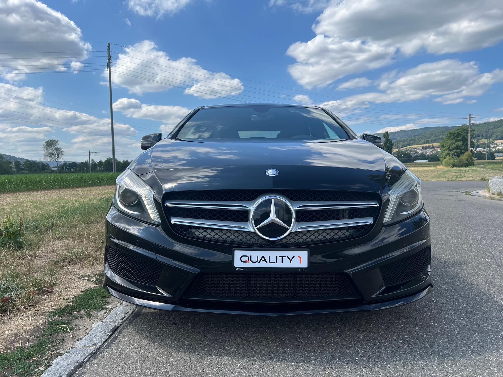 MERCEDES-BENZ A 250 AMG Line 4Matic 7G-DCT-image-2