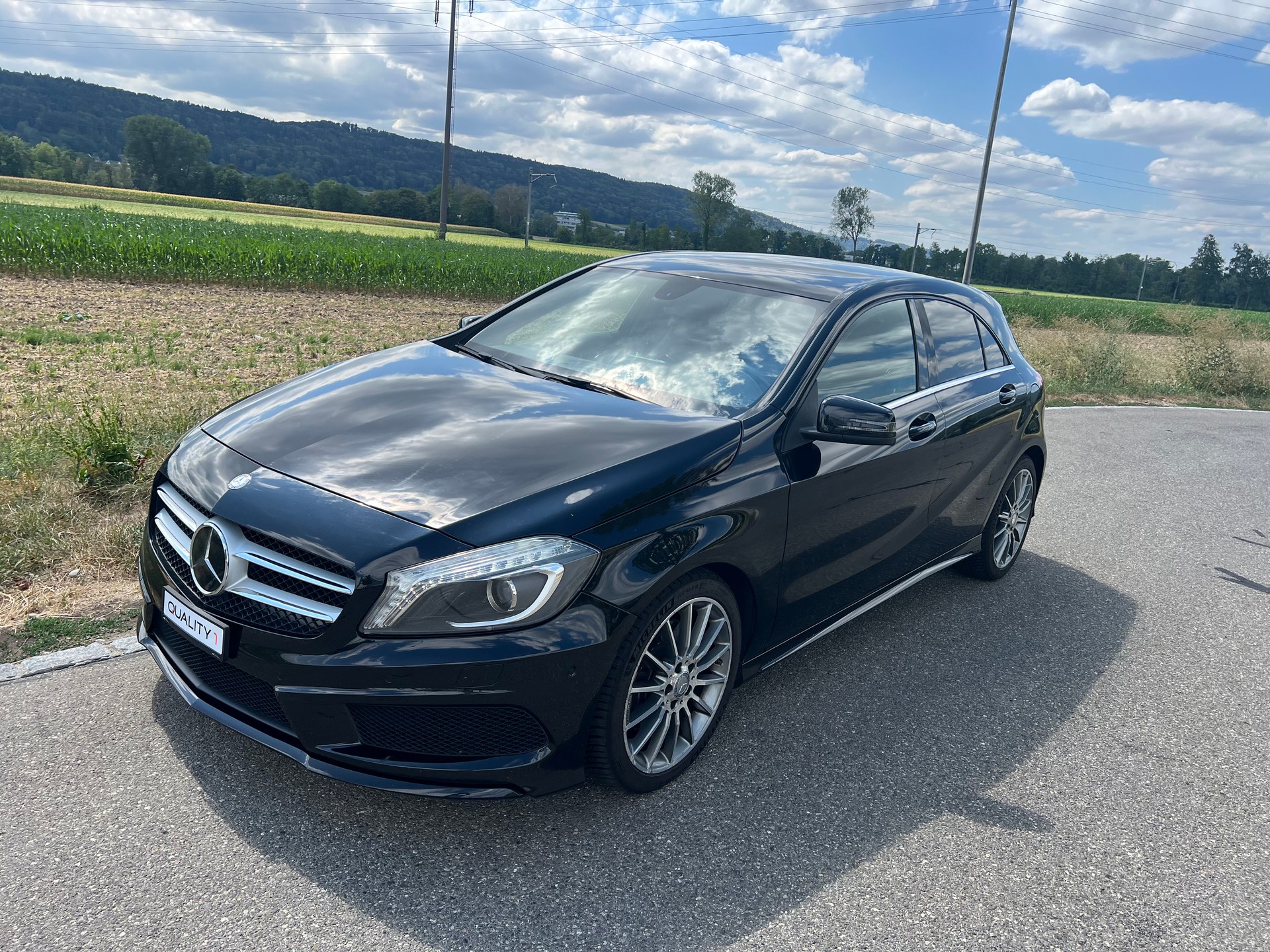 MERCEDES-BENZ A 250 AMG Line 4Matic 7G-DCT-image-1