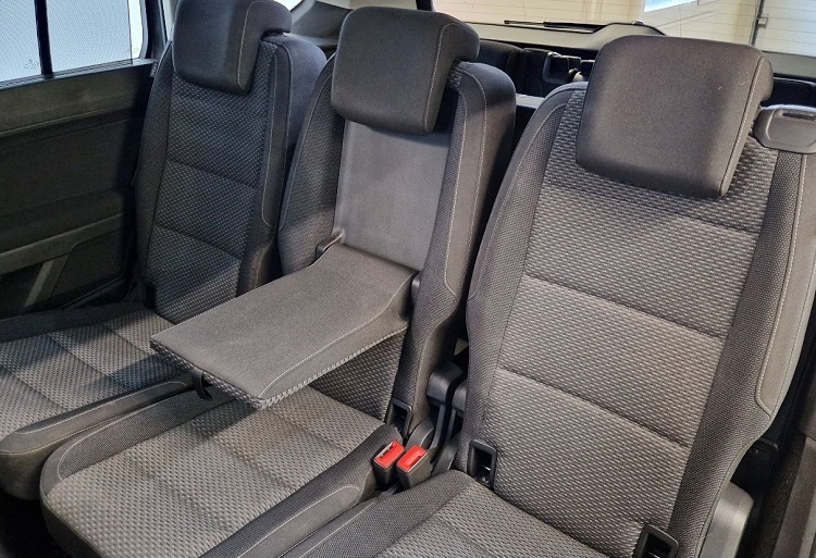 VW TOURAN 1.4 TSI Comfortline DSG 7-Sitze PANORAMADACH-image-12