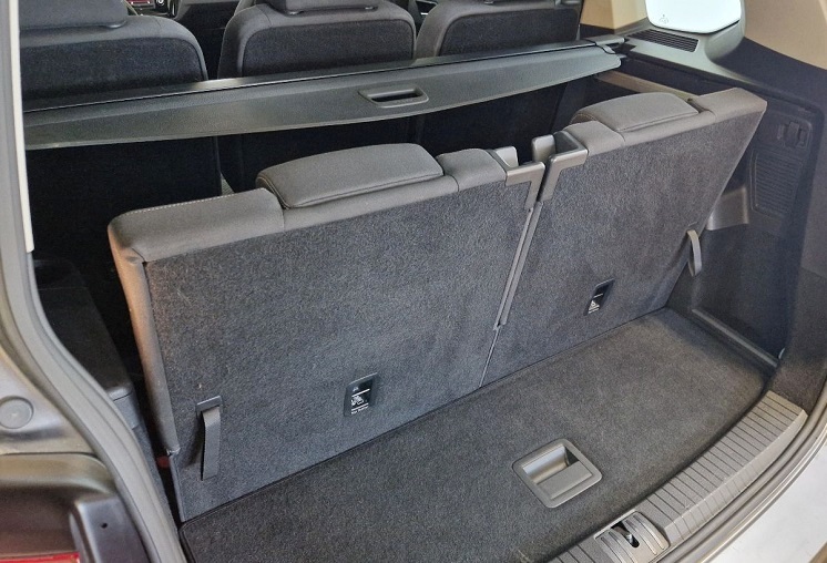 VW TOURAN 1.4 TSI Comfortline DSG 7-Sitze PANORAMADACH-image-13