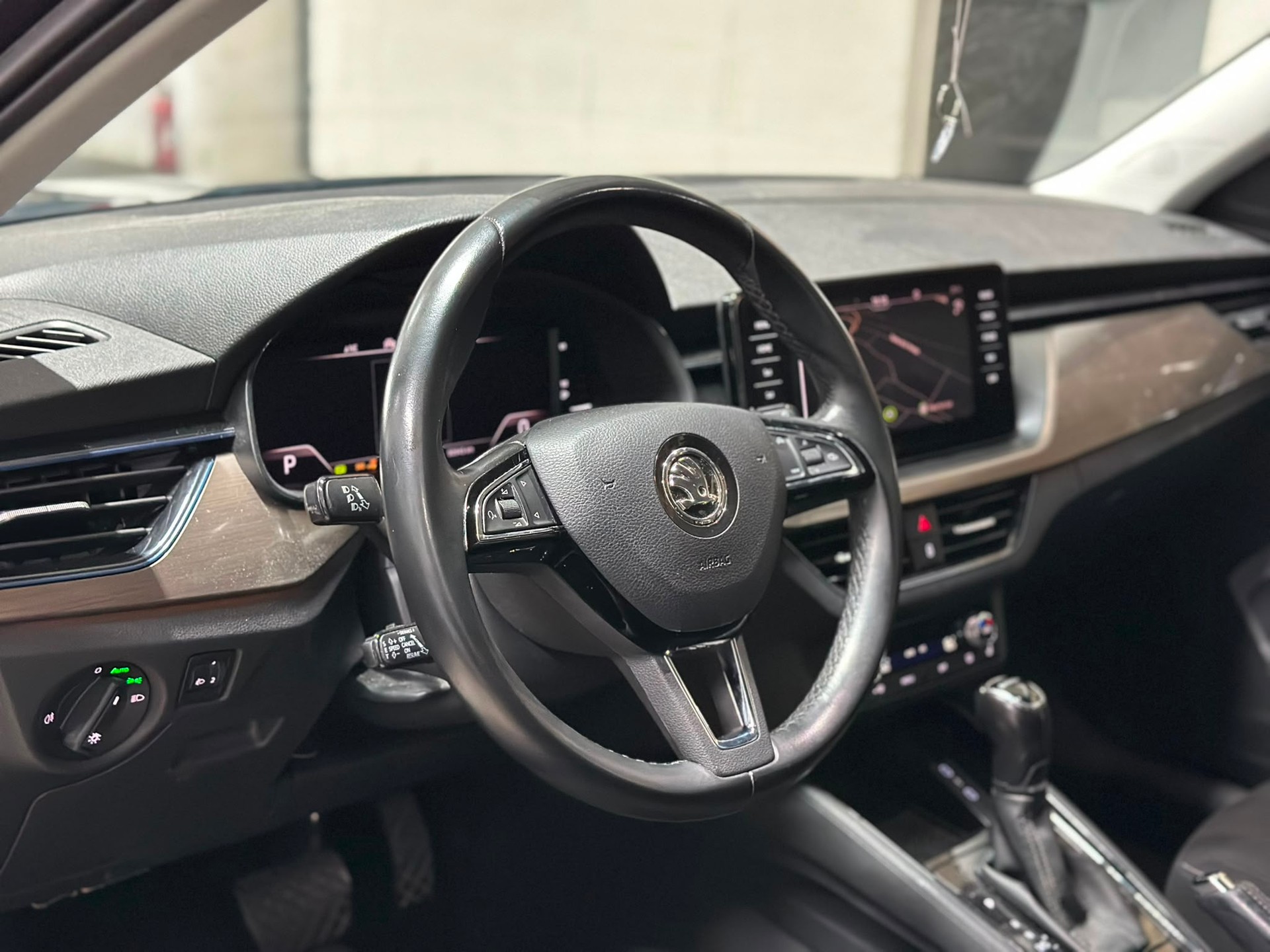 SKODA Kamiq 1.0 TSI Ambition DSG-image-6