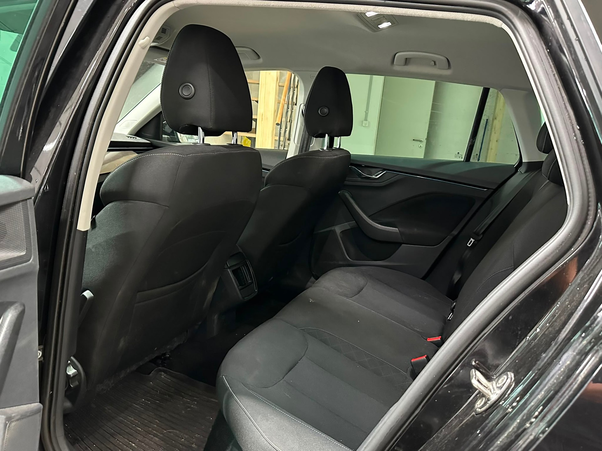 SKODA Kamiq 1.0 TSI Ambition DSG-image-12