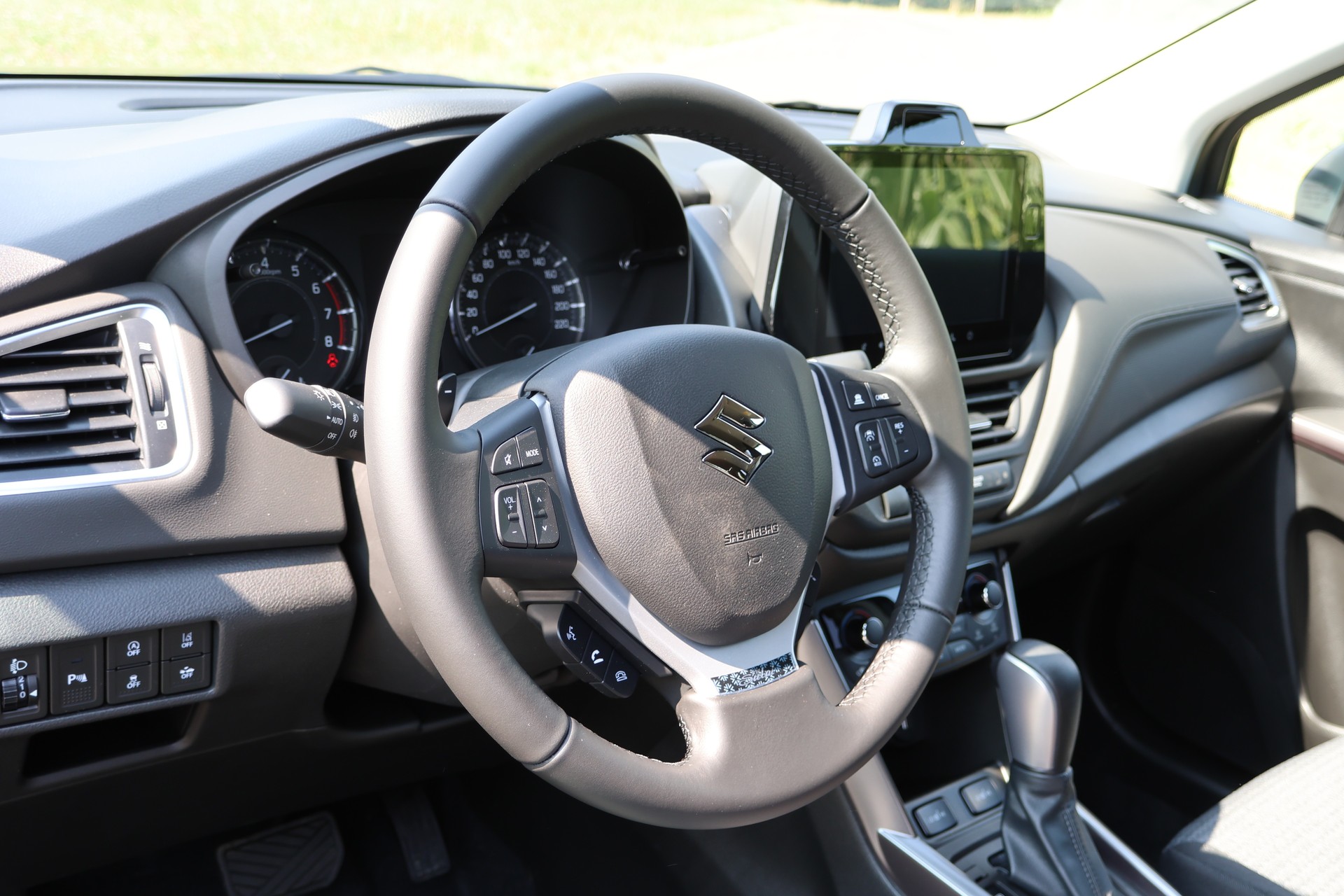 SUZUKI S-Cross 1.4T Compact+Piz Sulai-image-4