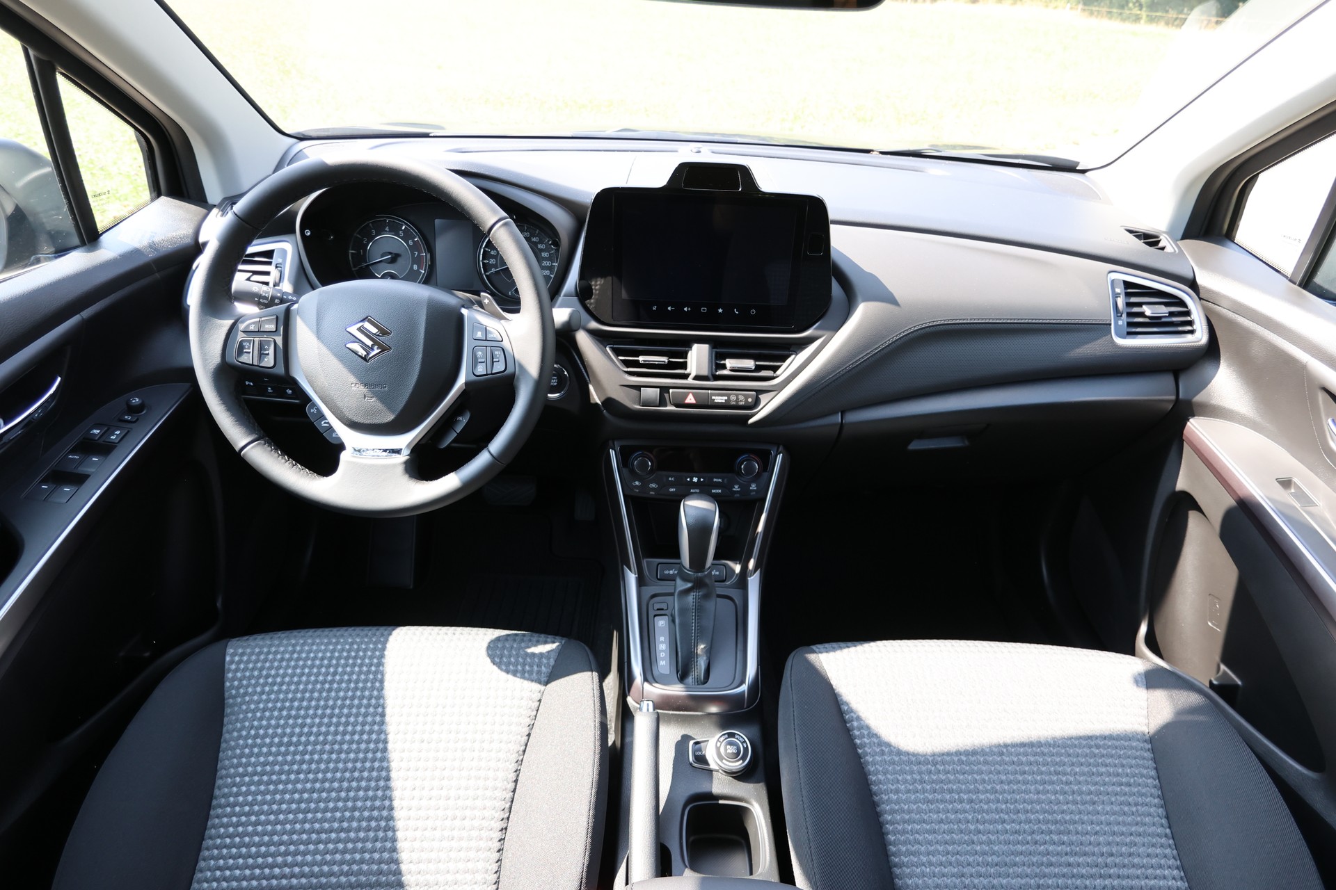 SUZUKI S-Cross 1.4T Compact+Piz Sulai-image-3