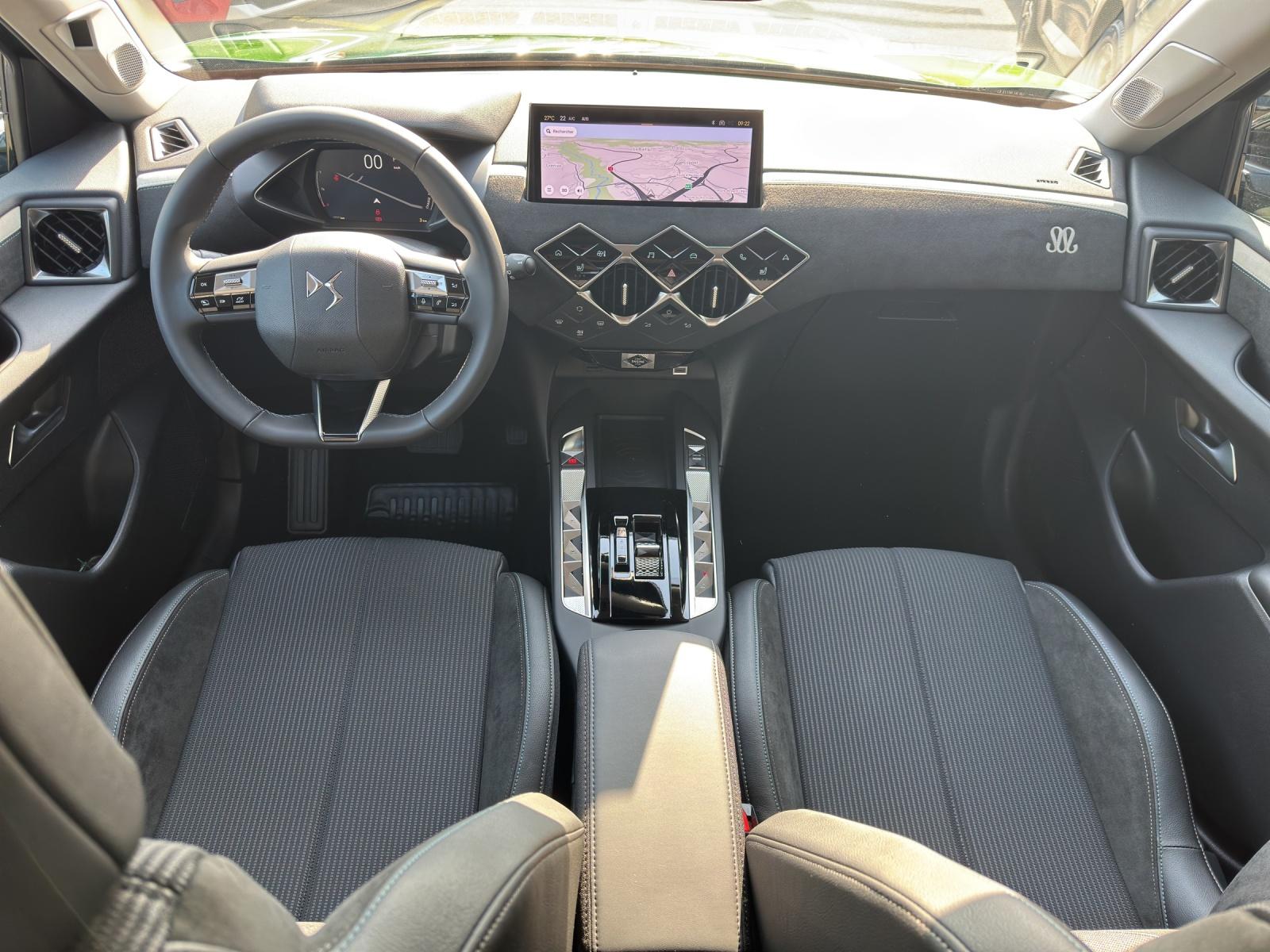DS AUTOMOBILES 3 1.2 Hybrid 145 Maison Sarah Lavoine-image-7