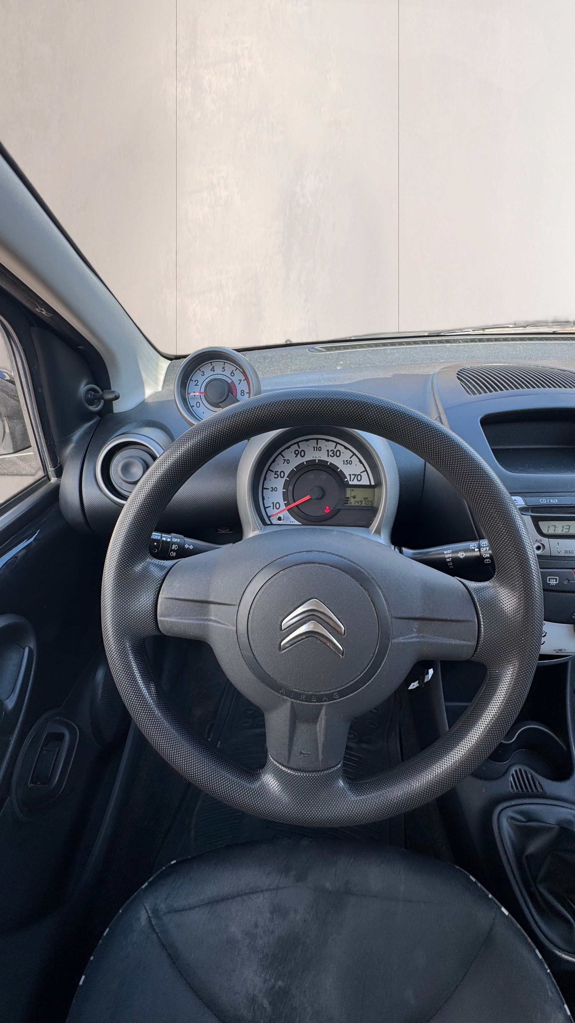CITROEN C1 1.0i Attraction-image-22