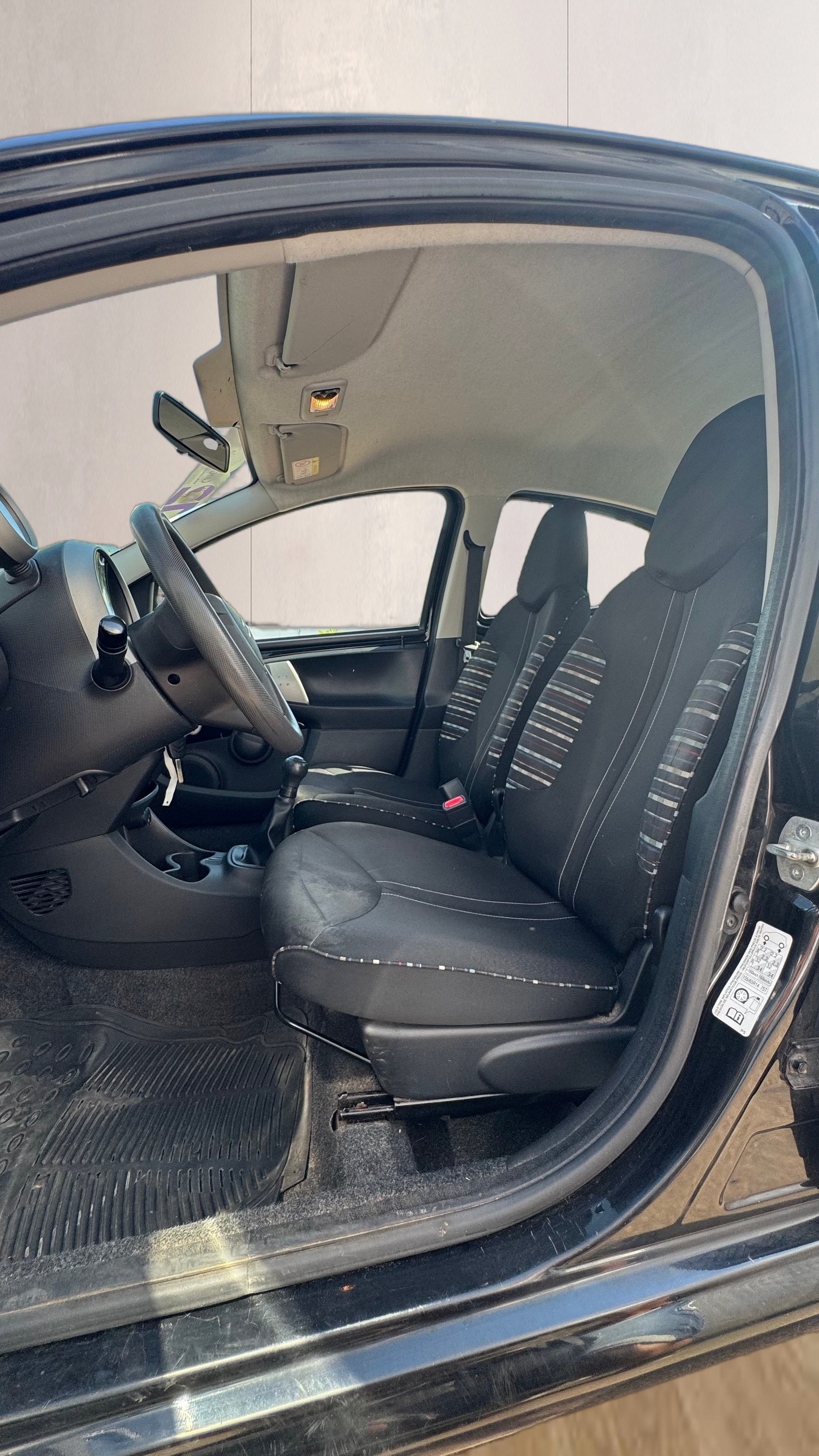 CITROEN C1 1.0i Attraction-image-16