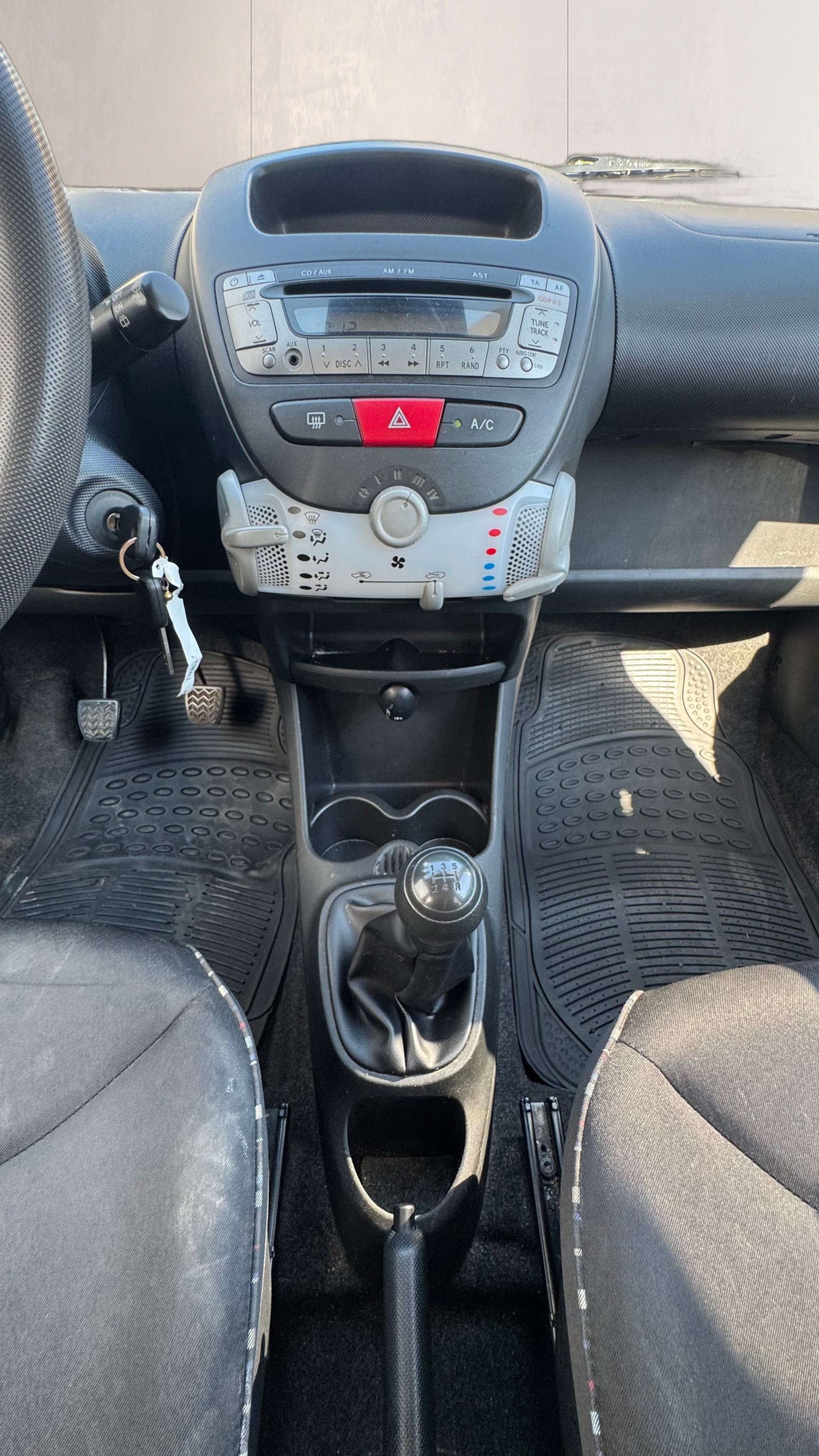 CITROEN C1 1.0i Attraction-image-21