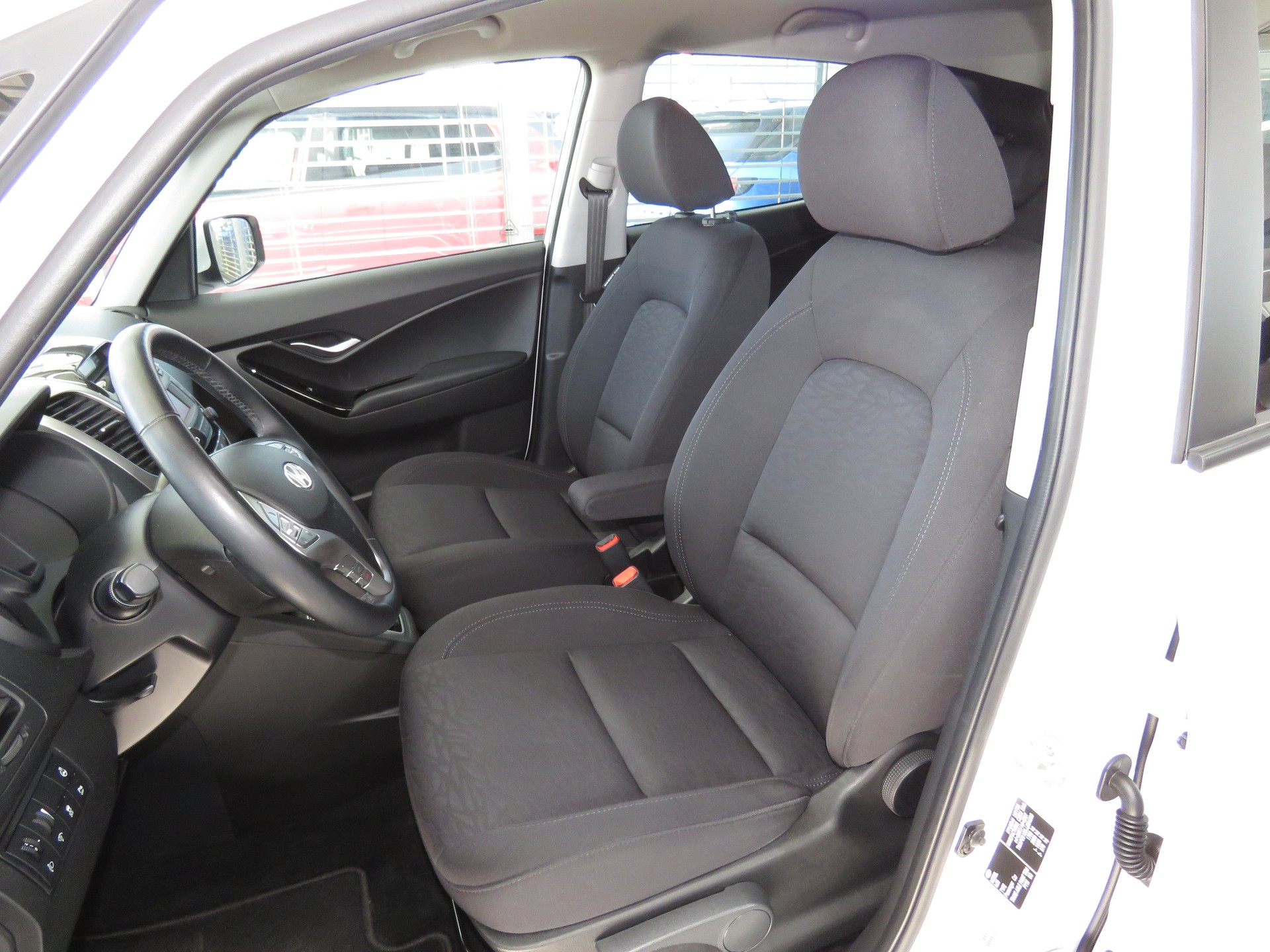 HYUNDAI iX20 1.6 Amplia Automat-image-7