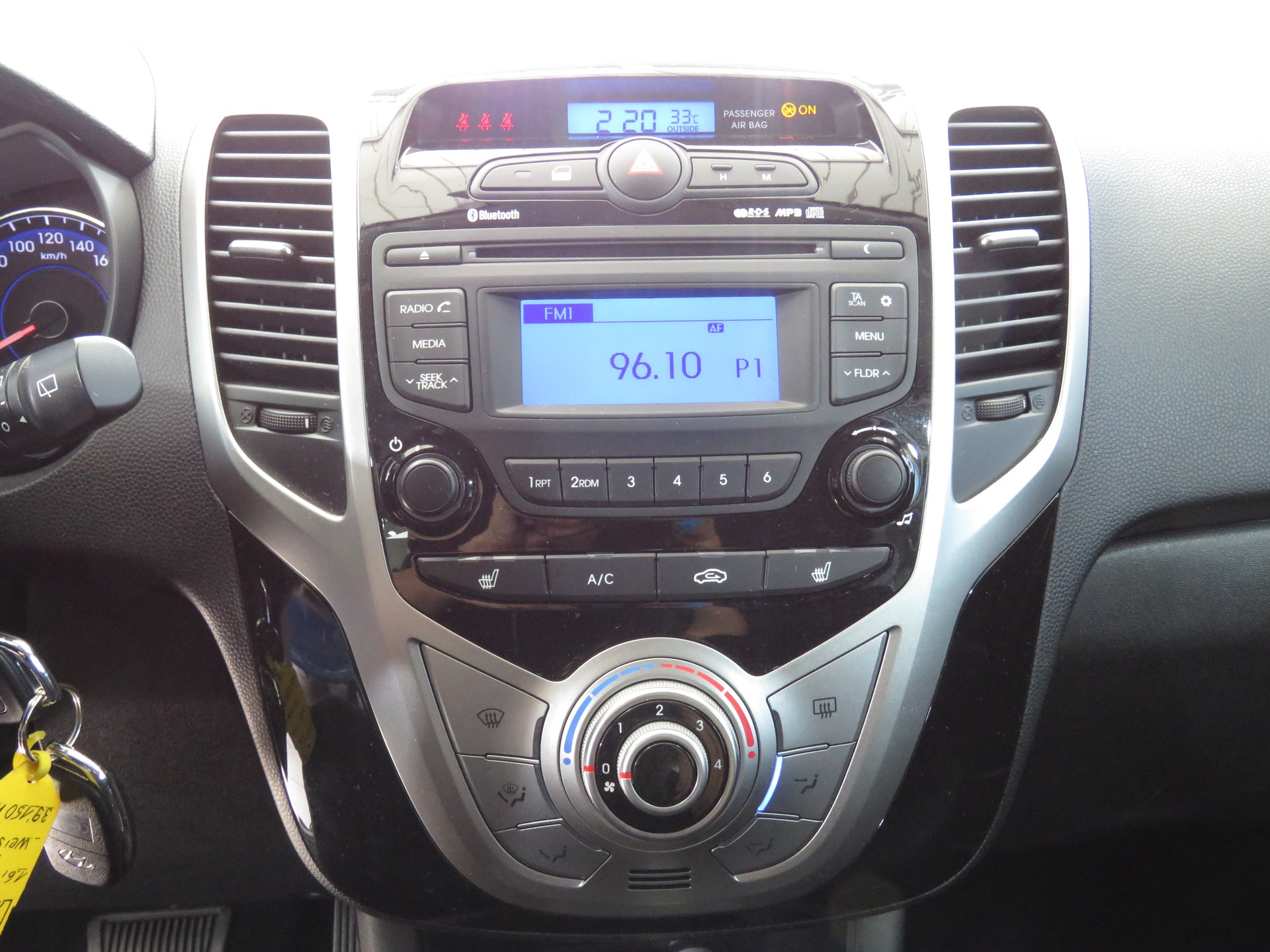 HYUNDAI iX20 1.6 Amplia Automat-image-15