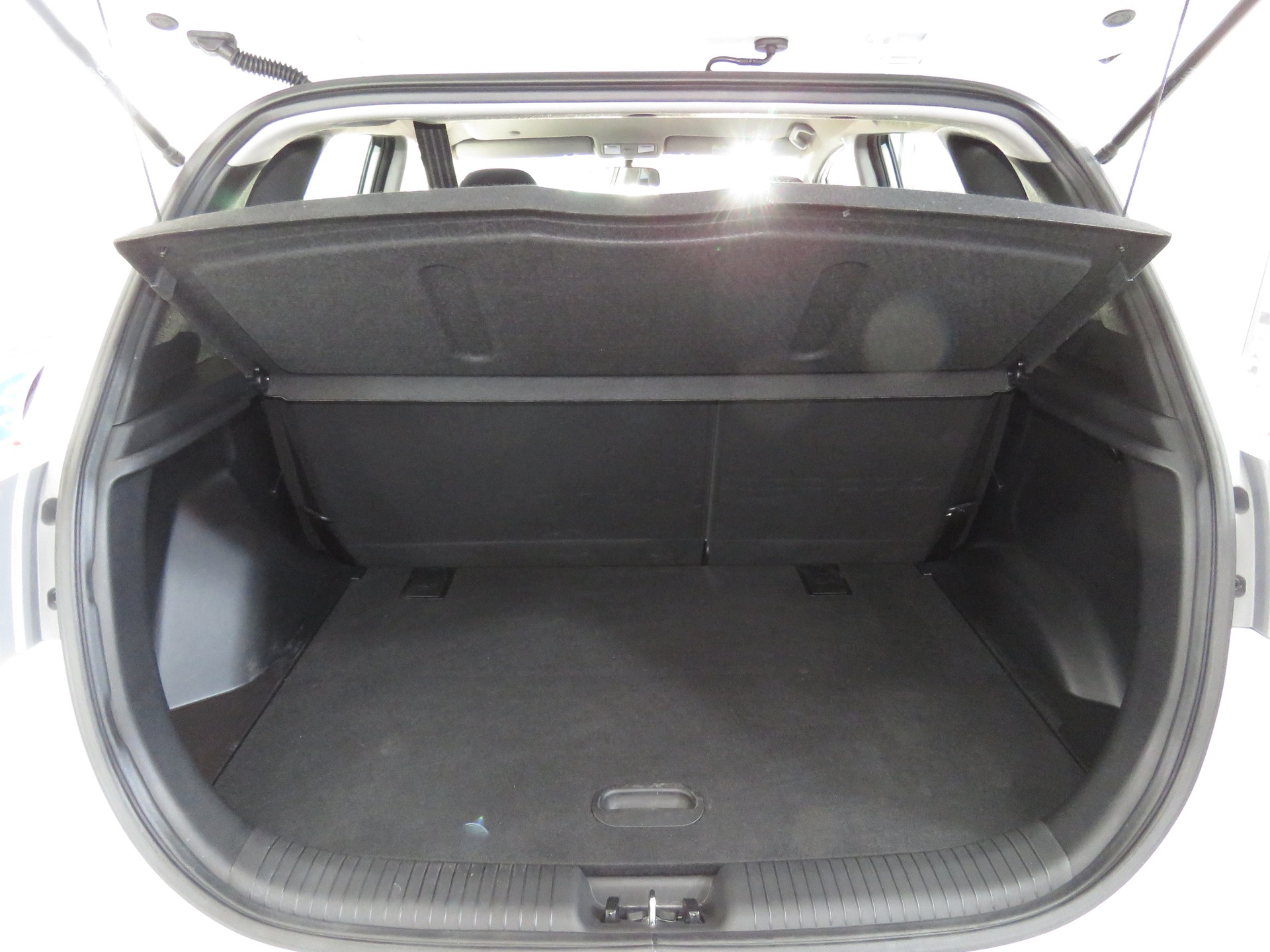 HYUNDAI iX20 1.6 Amplia Automat-image-9