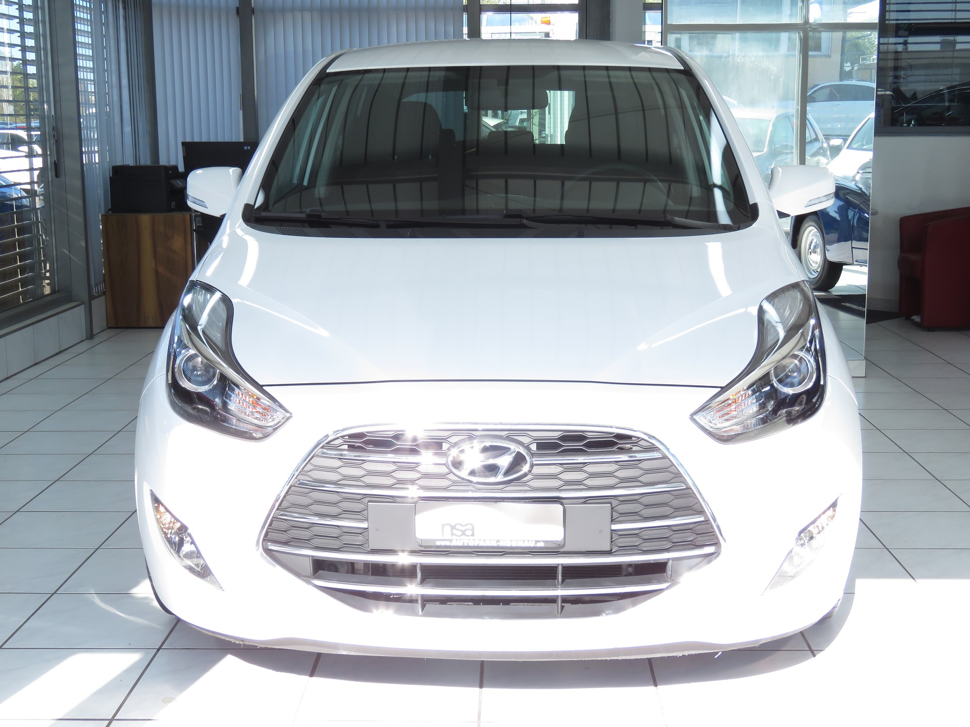 HYUNDAI iX20 1.6 Amplia Automat-image-1