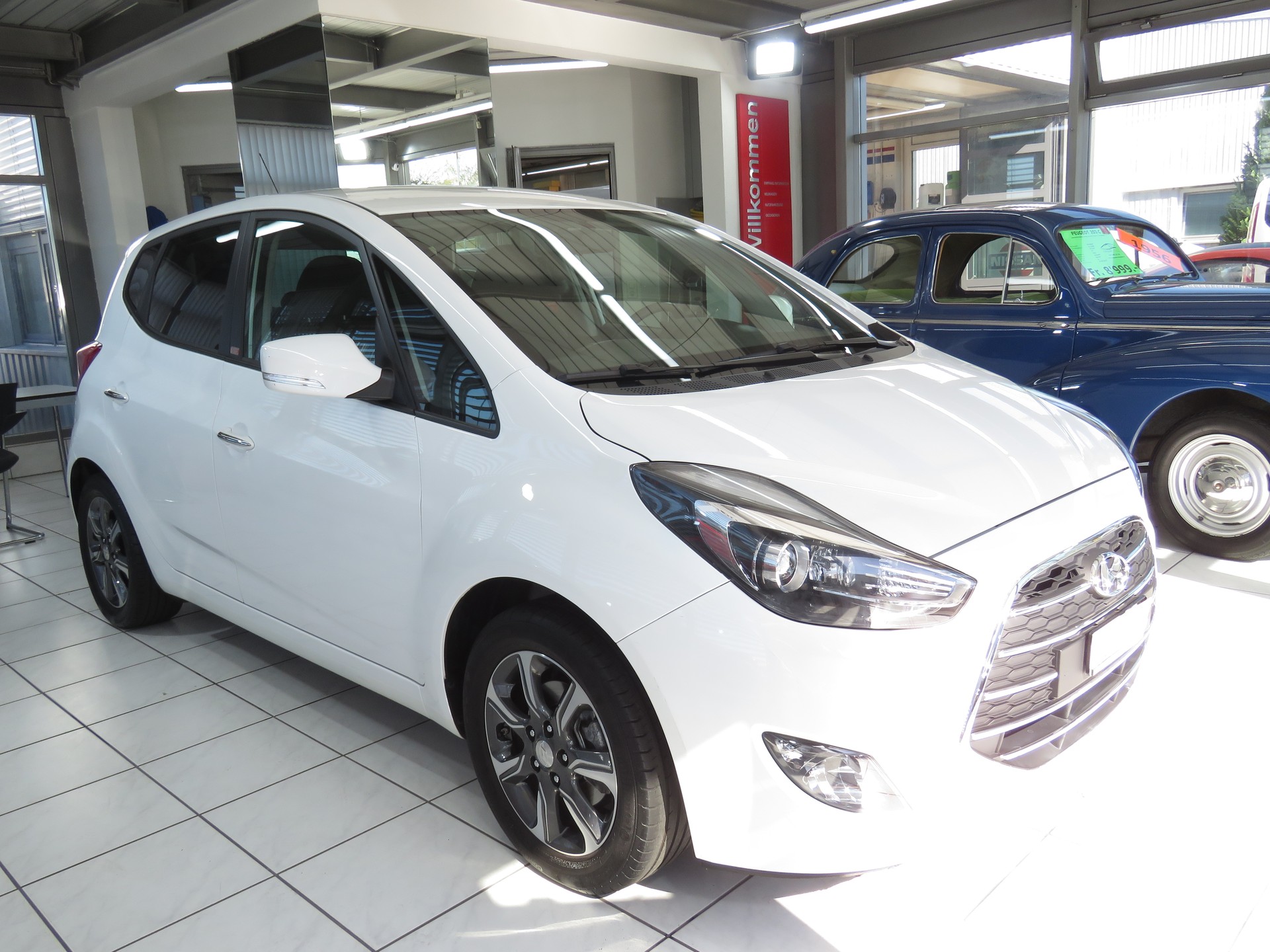 HYUNDAI iX20 1.6 Amplia Automat-image-2