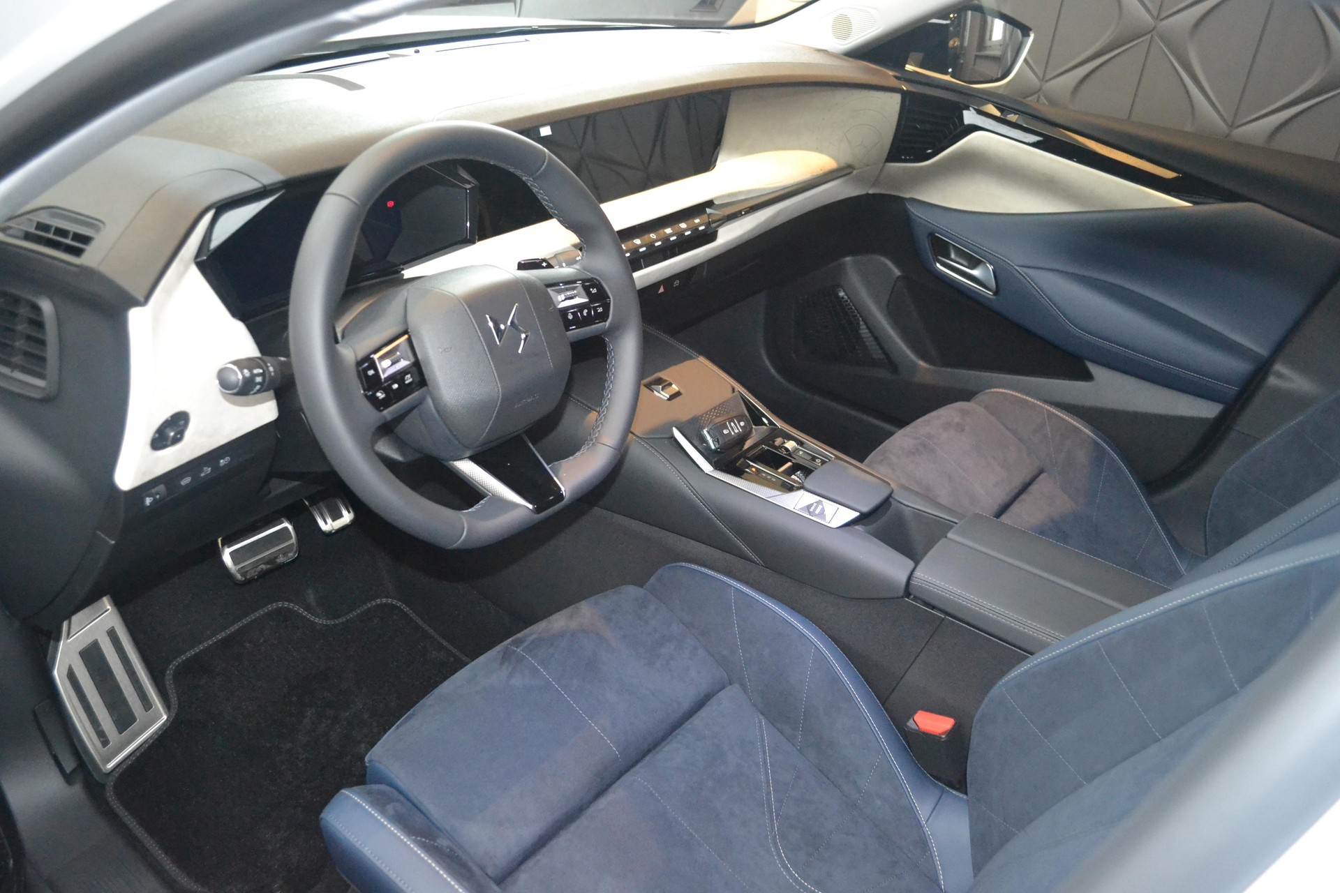 DS AUTOMOBILES E-Tense Jules Verne-image-4