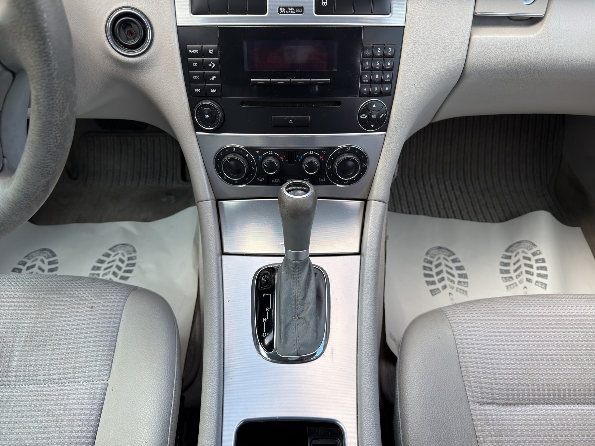 MERCEDES-BENZ C 230 Avantgarde-image-10