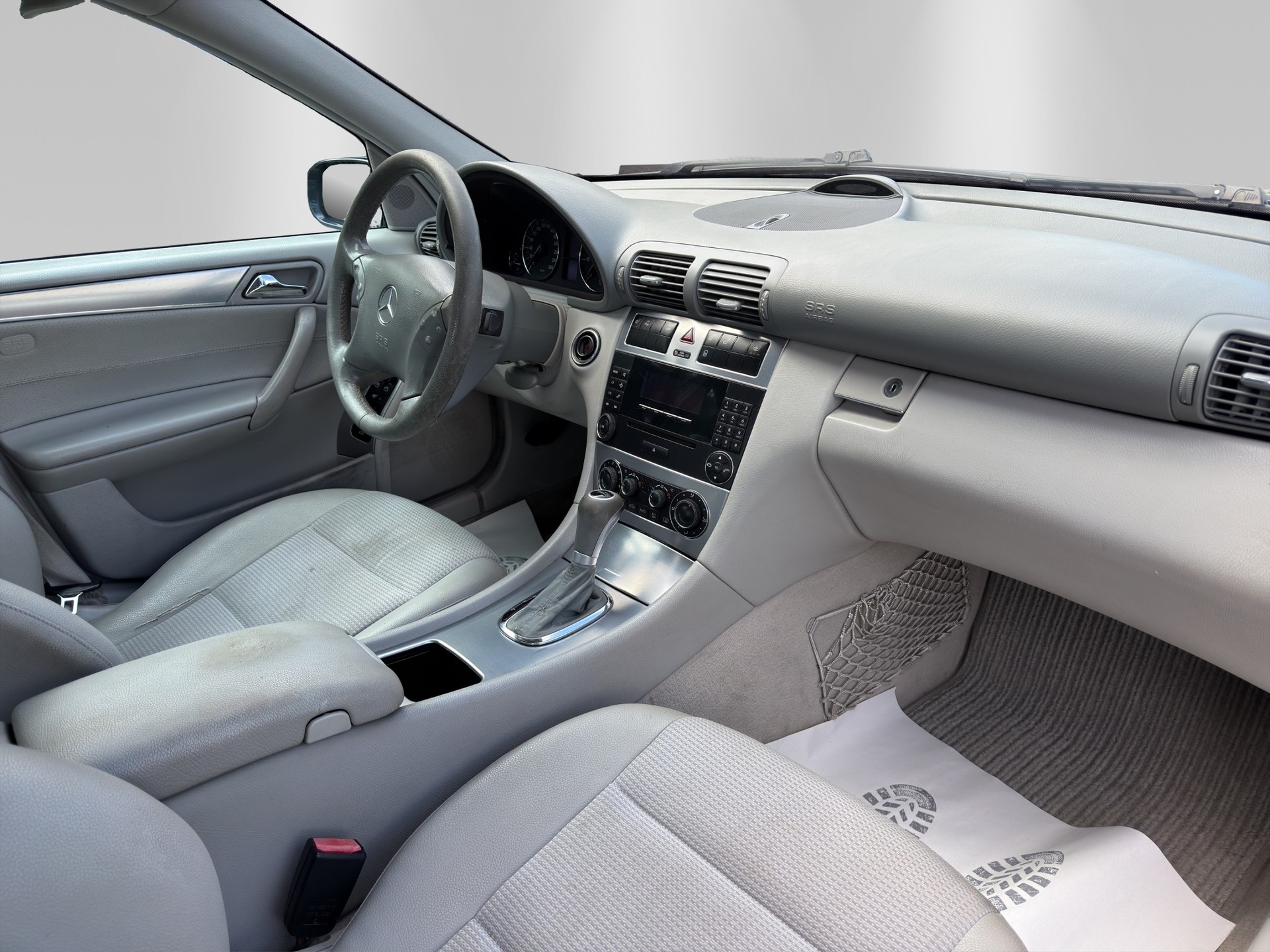 MERCEDES-BENZ C 230 Avantgarde-image-12