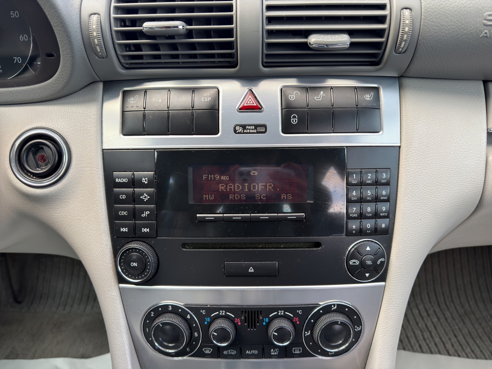 MERCEDES-BENZ C 230 Avantgarde-image-11