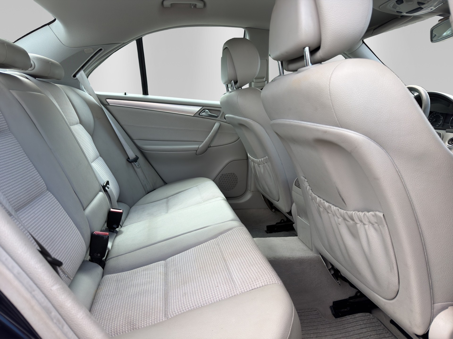 MERCEDES-BENZ C 230 Avantgarde-image-14