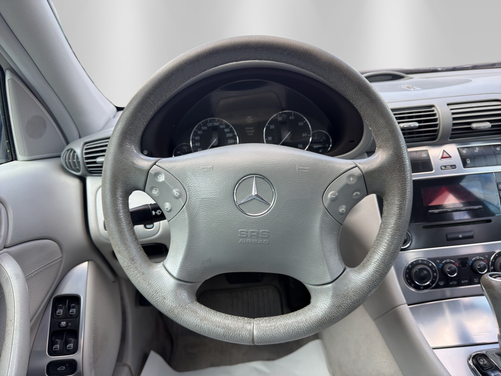 MERCEDES-BENZ C 230 Avantgarde-image-9