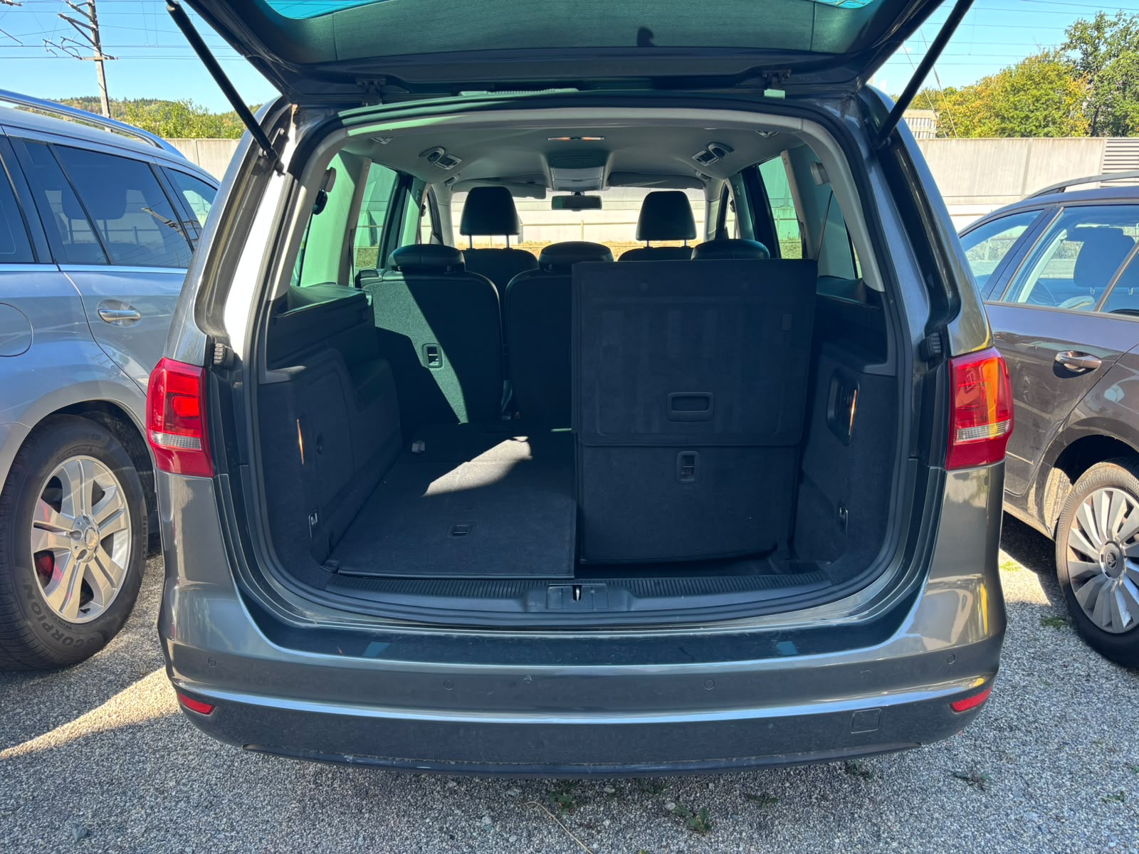 VW Sharan 2.0 TDI BlueMotion Technology Highline DSG-image-4