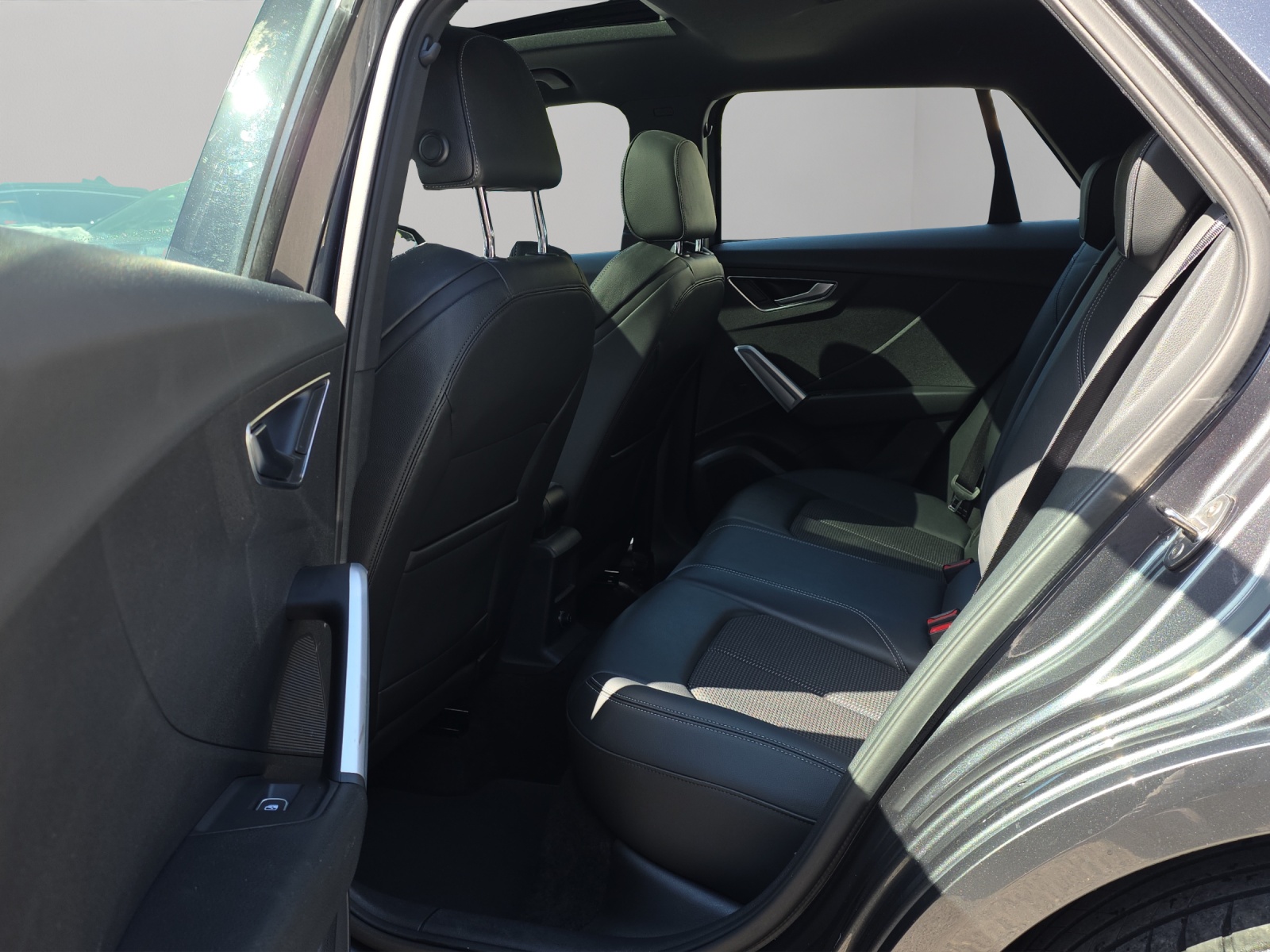 AUDI Q2 35 TFSI S line S-tronic-image-8