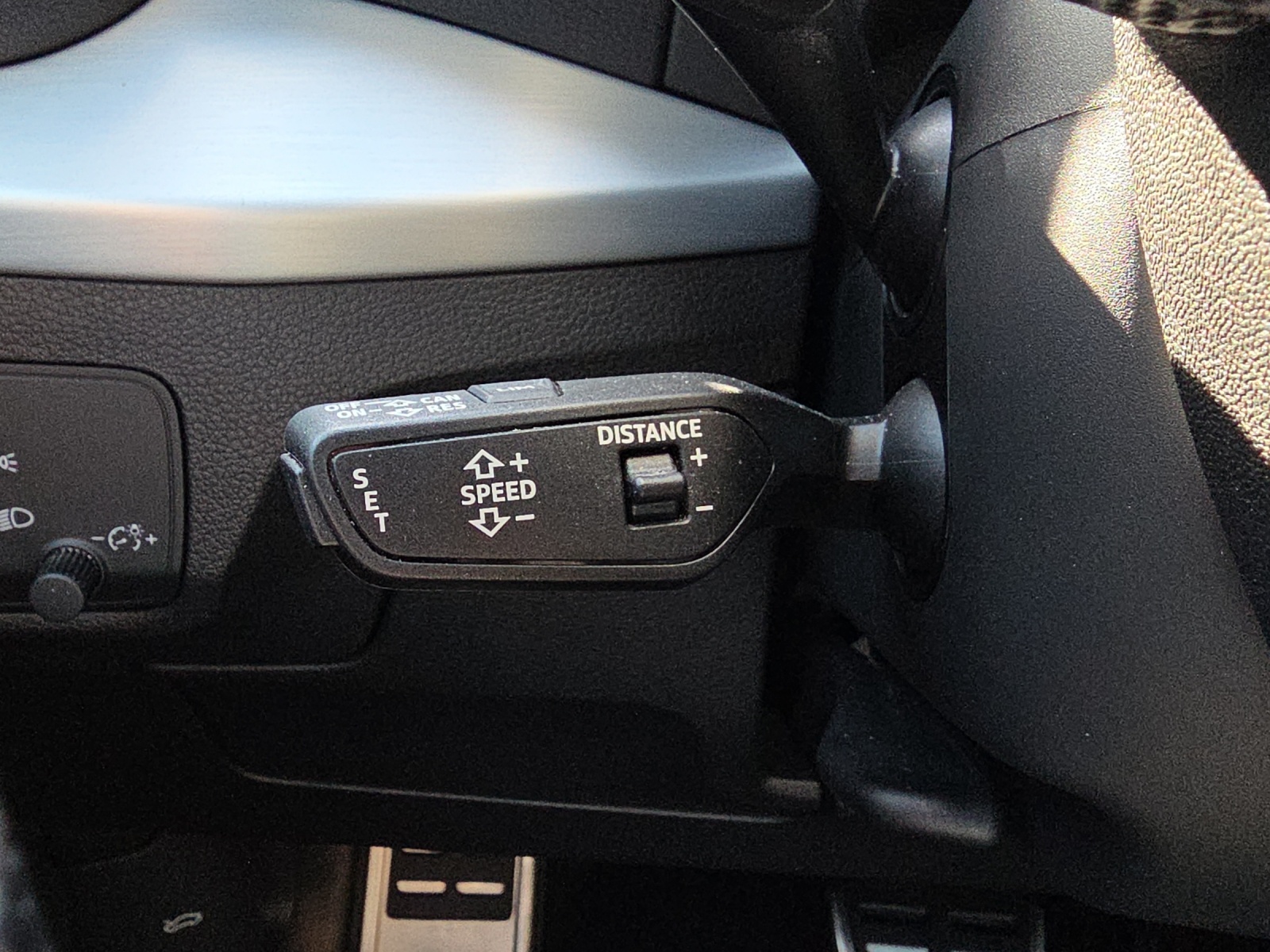 AUDI Q2 35 TFSI S line S-tronic-image-13