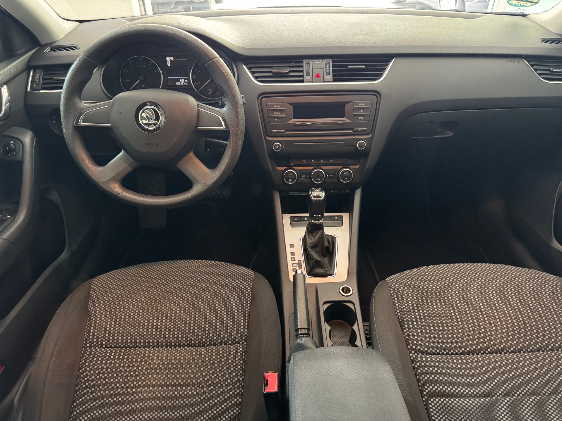 SKODA Octavia Combi 1.8 TSI Ambition 4x4 DSG-image-8