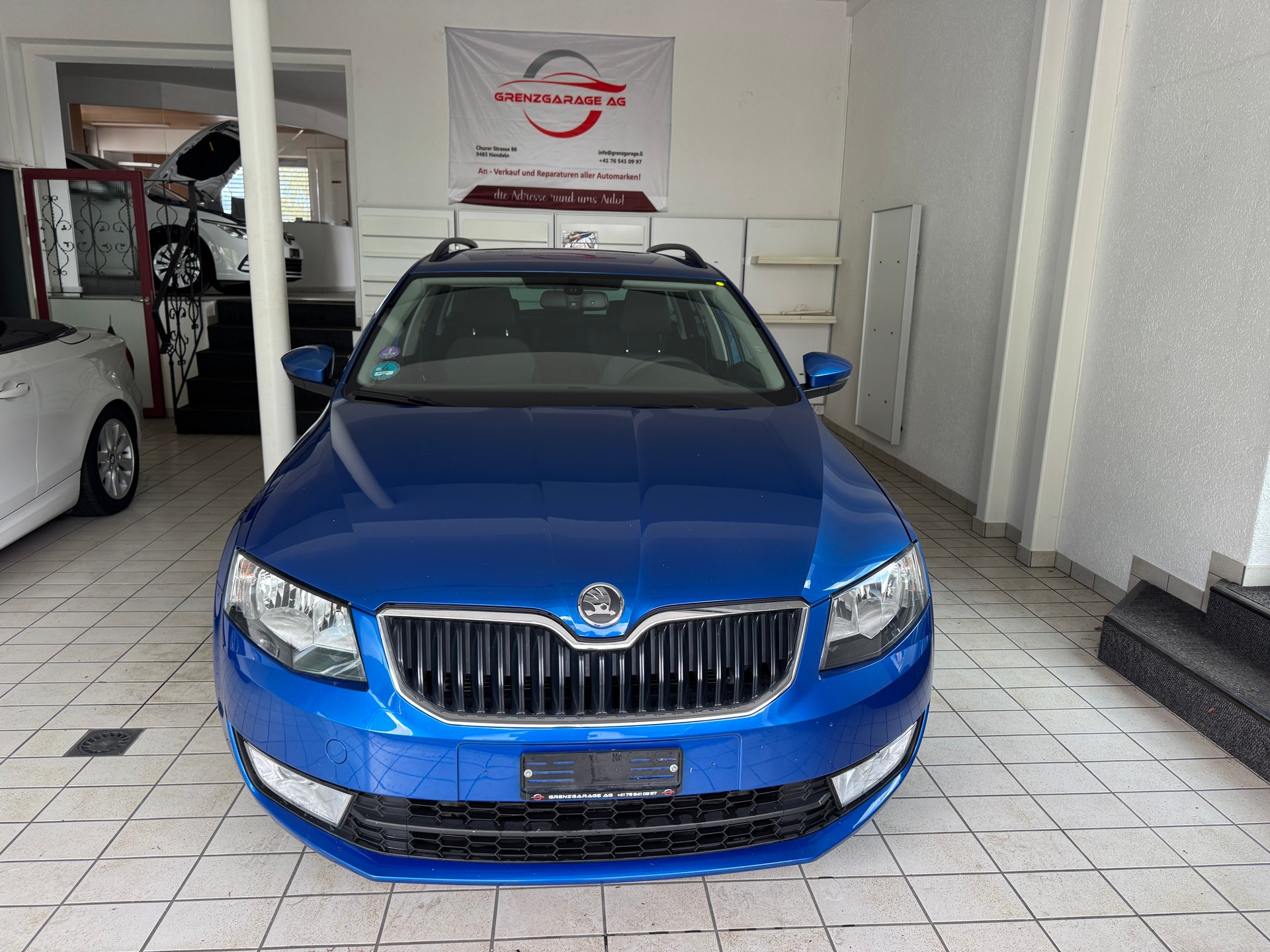 SKODA Octavia Combi 1.8 TSI Ambition 4x4 DSG-image-0