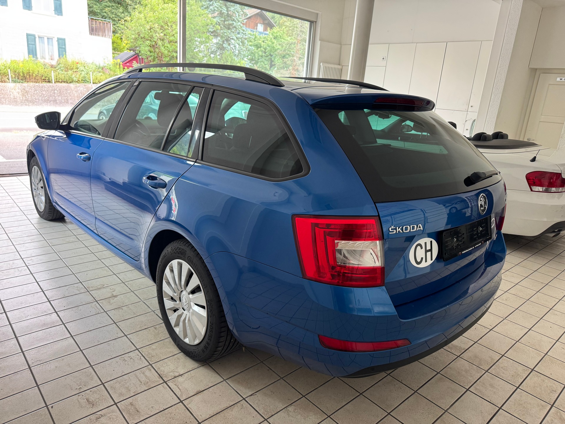 SKODA Octavia Combi 1.8 TSI Ambition 4x4 DSG-image-6