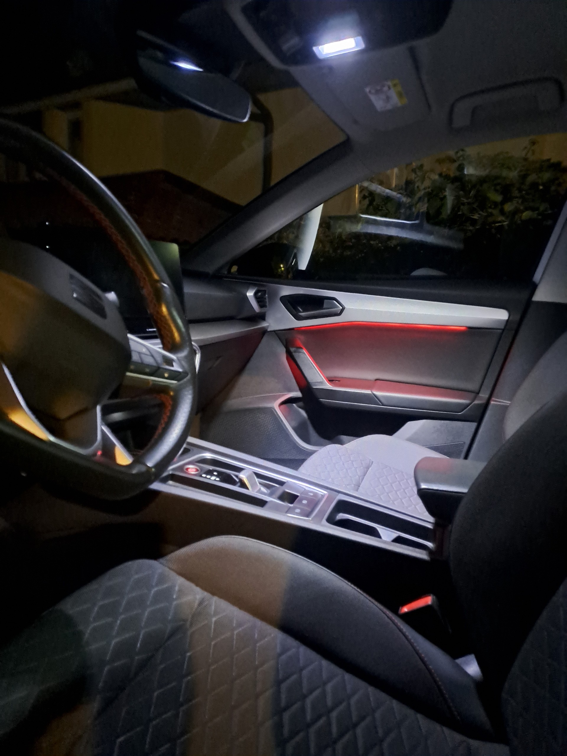 SEAT 1.5 eTSI 150 FR DSG-image-14