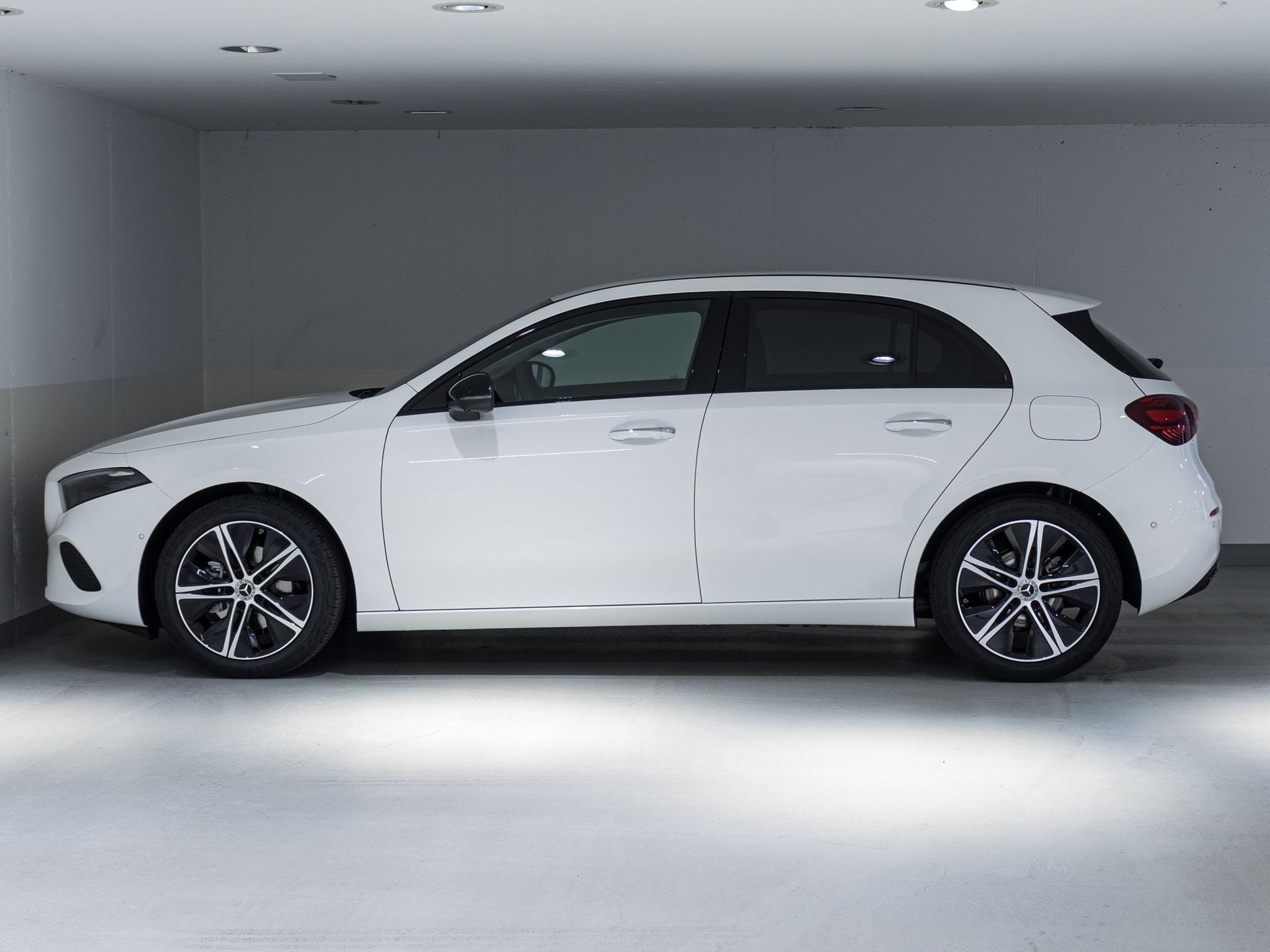 MERCEDES-BENZ A 200 Night Star-image-4