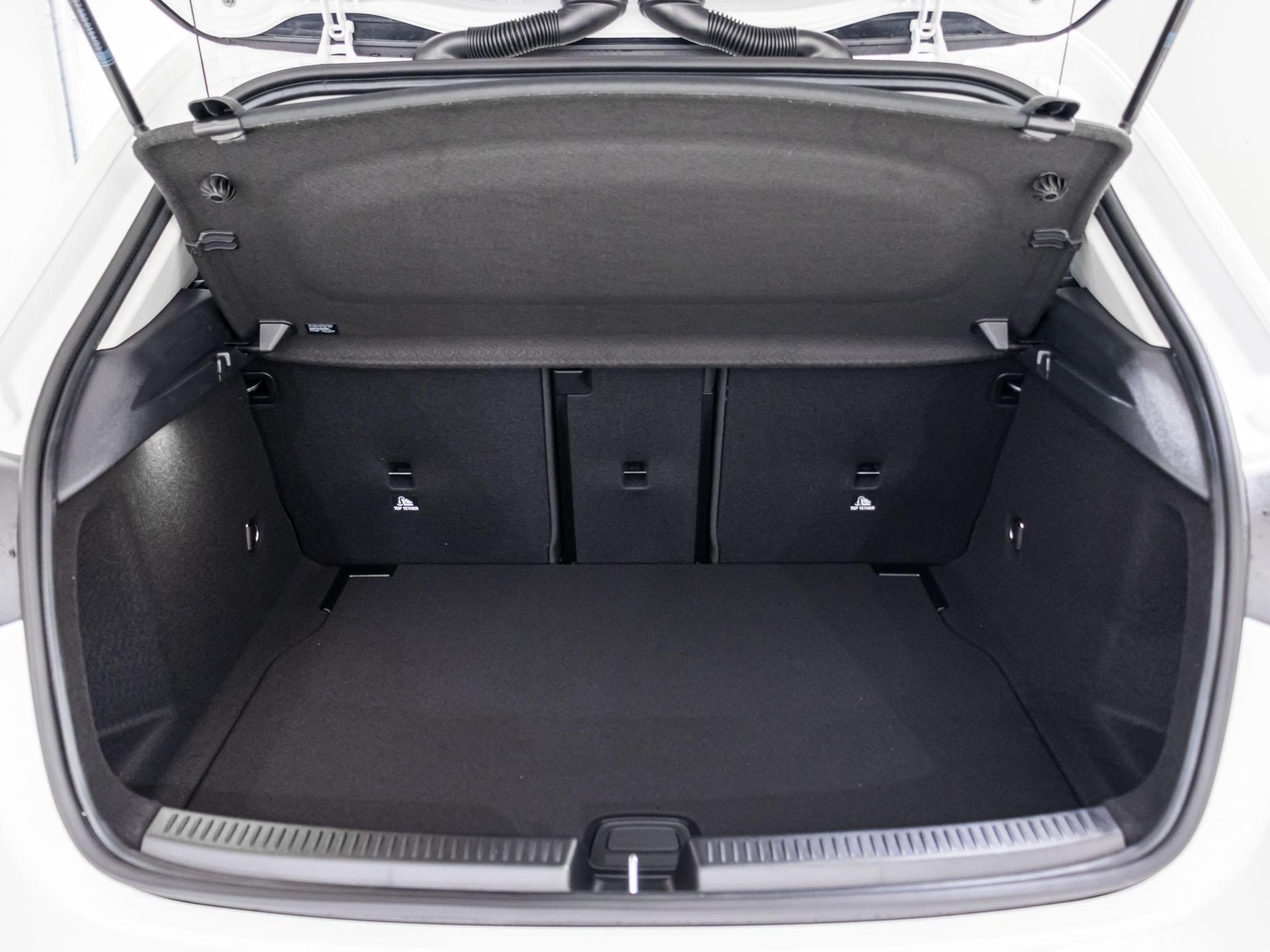 MERCEDES-BENZ A 200 Night Star-image-12
