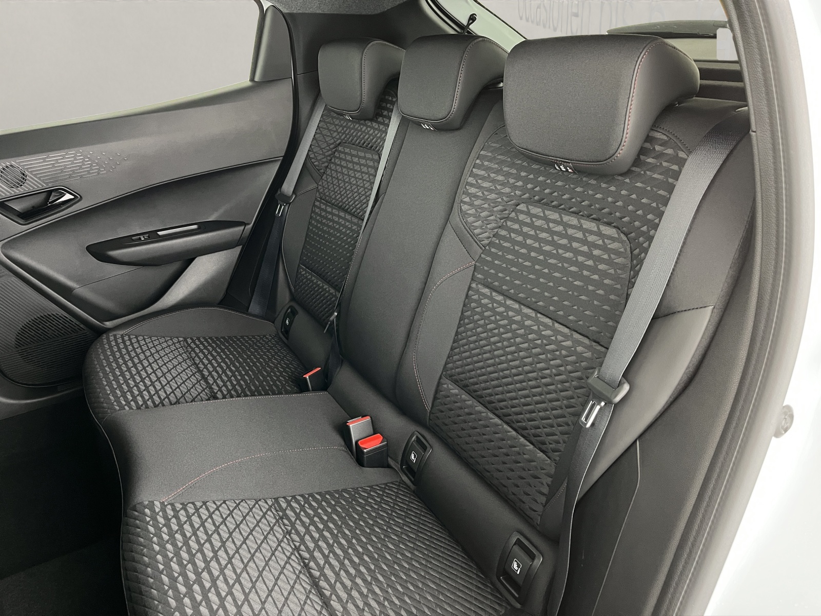 RENAULT Clio 1.8 E-Tech techno-image-16