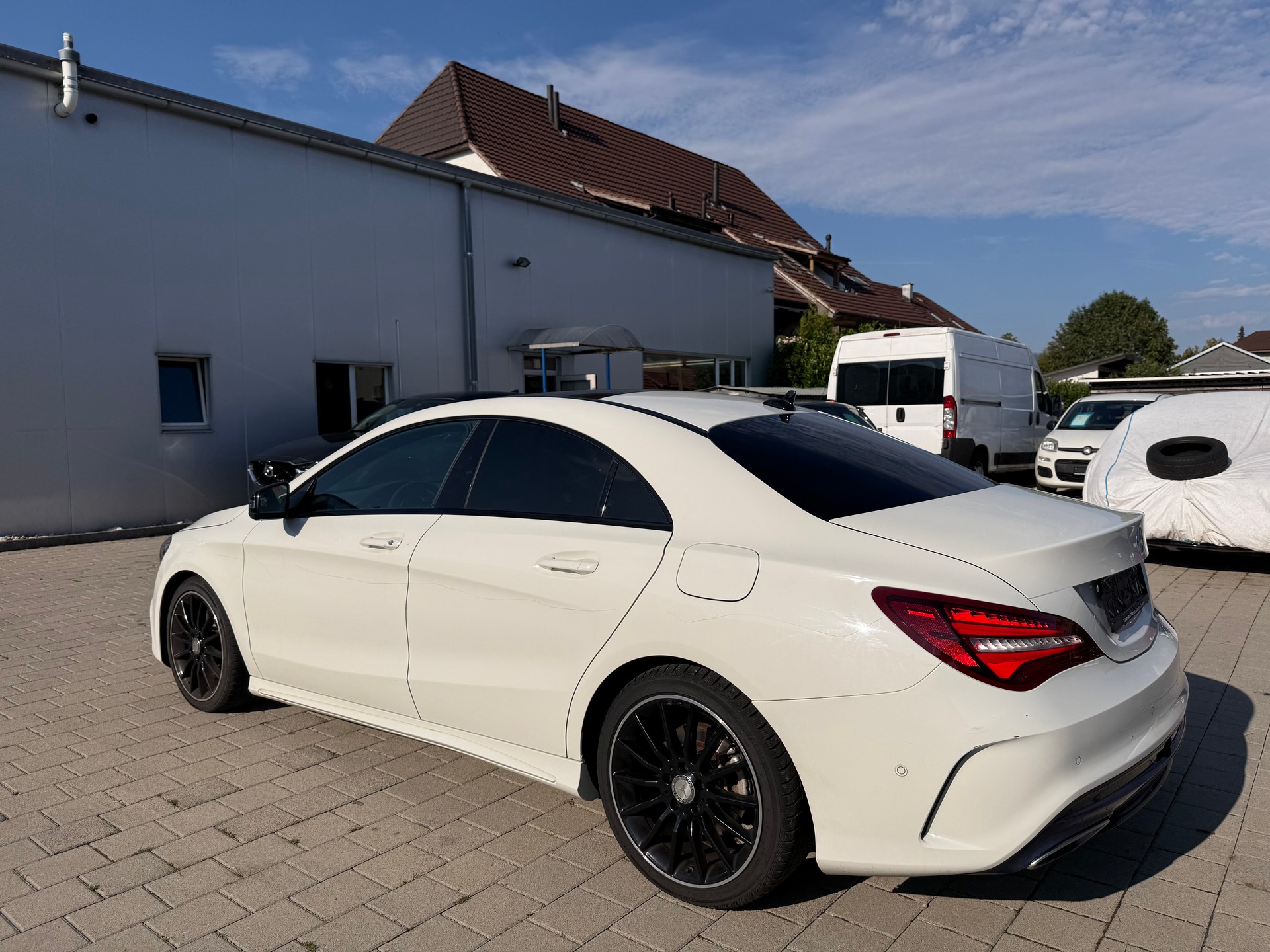 MERCEDES-BENZ CLA 220 d AMG Line 4Matic 7G-DCT-image-20