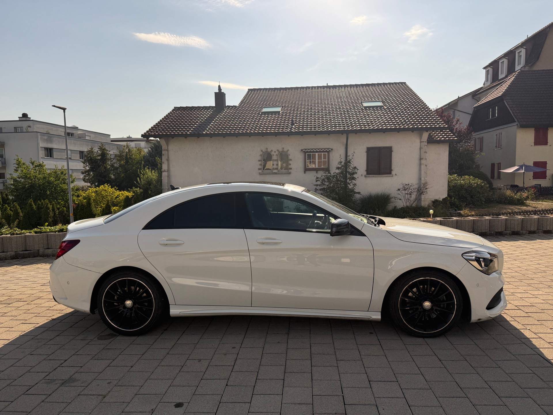 MERCEDES-BENZ CLA 220 d AMG Line 4Matic 7G-DCT-image-6