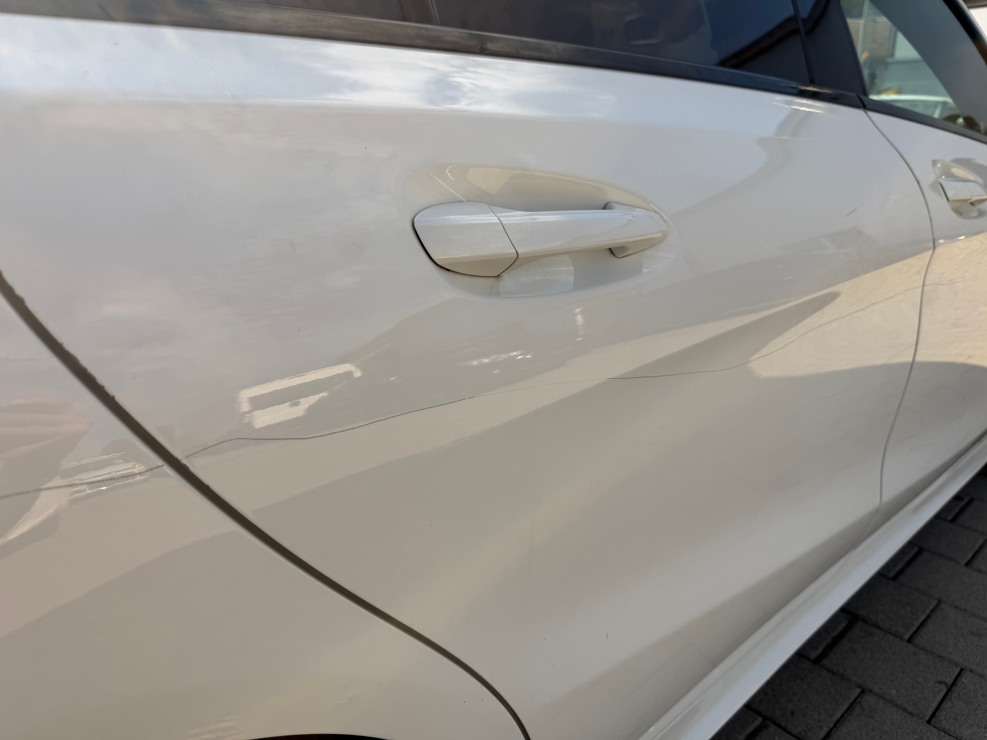 MERCEDES-BENZ CLA 220 d AMG Line 4Matic 7G-DCT-image-12